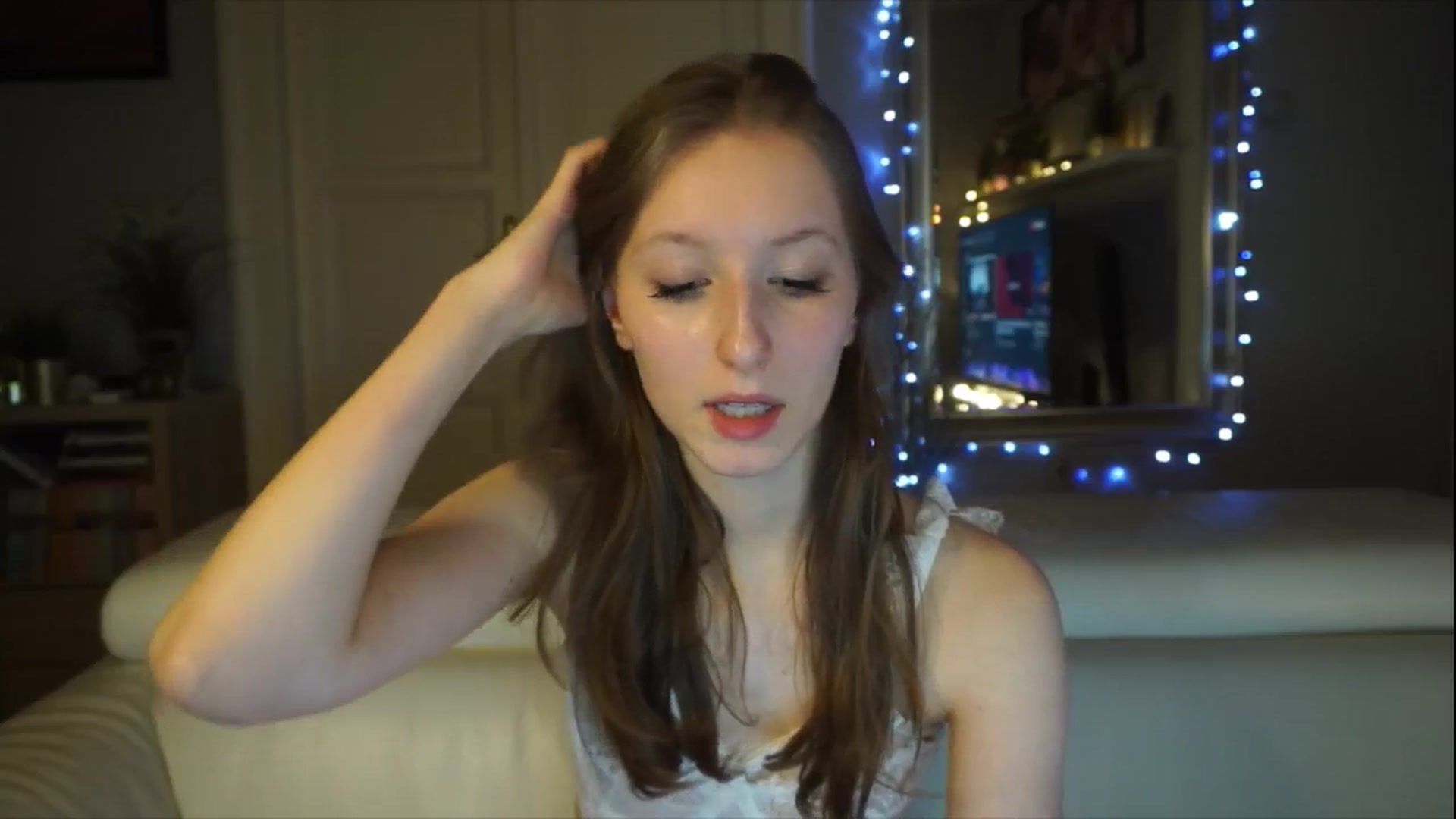 Gallery image thumbnail from Sw33t_g1rl's myfreecams stream on, 02/01/2026, 11:02 image 11 of 20