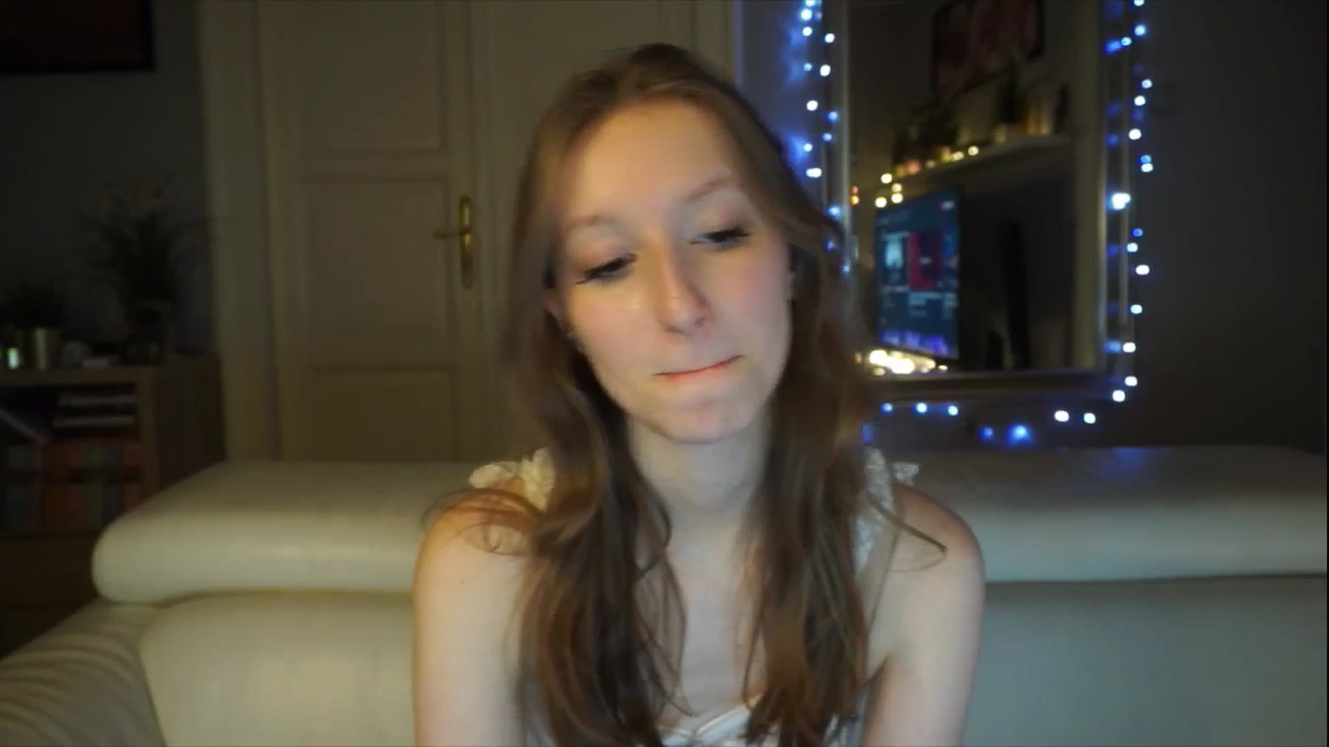 Gallery image thumbnail from Sw33t_g1rl's myfreecams stream on, 02/01/2026, 11:02 image 16 of 20