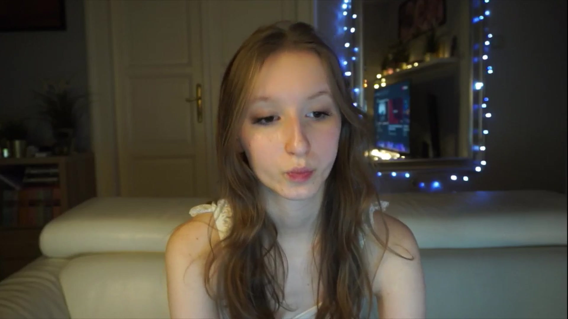 Gallery image thumbnail from Sw33t_g1rl's myfreecams stream on, 02/01/2026, 11:02 image 18 of 20