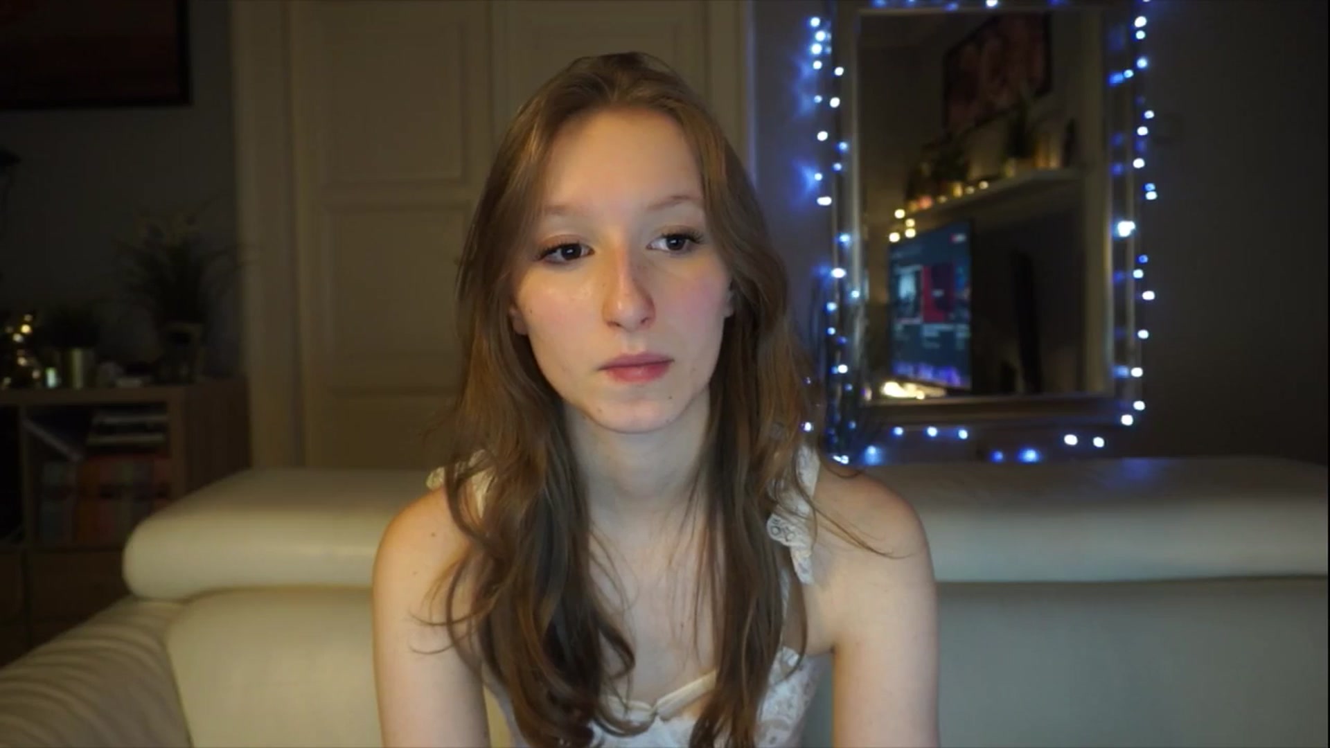 Gallery image thumbnail from Sw33t_g1rl's myfreecams stream on, 02/01/2026, 12:25 image 16 of 20