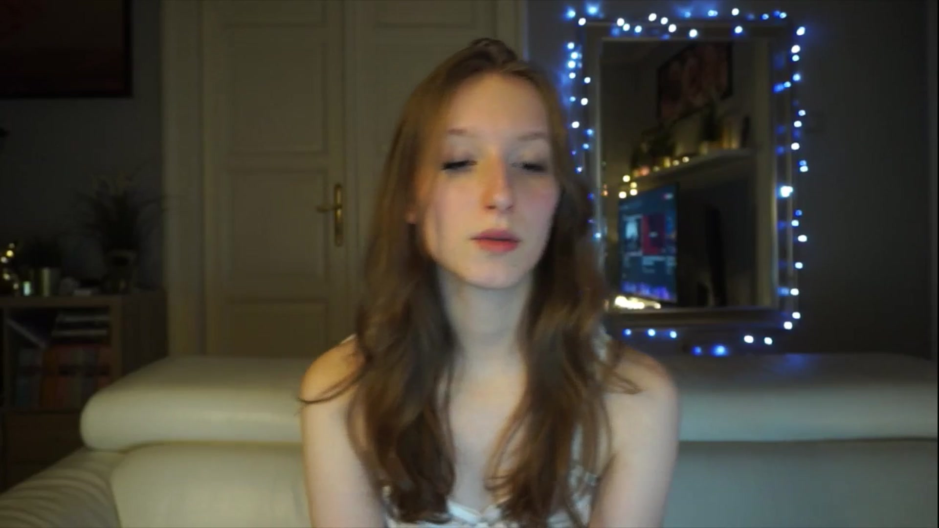 Gallery image thumbnail from Sw33t_g1rl's myfreecams stream on, 02/01/2026, 12:25 image 4 of 20