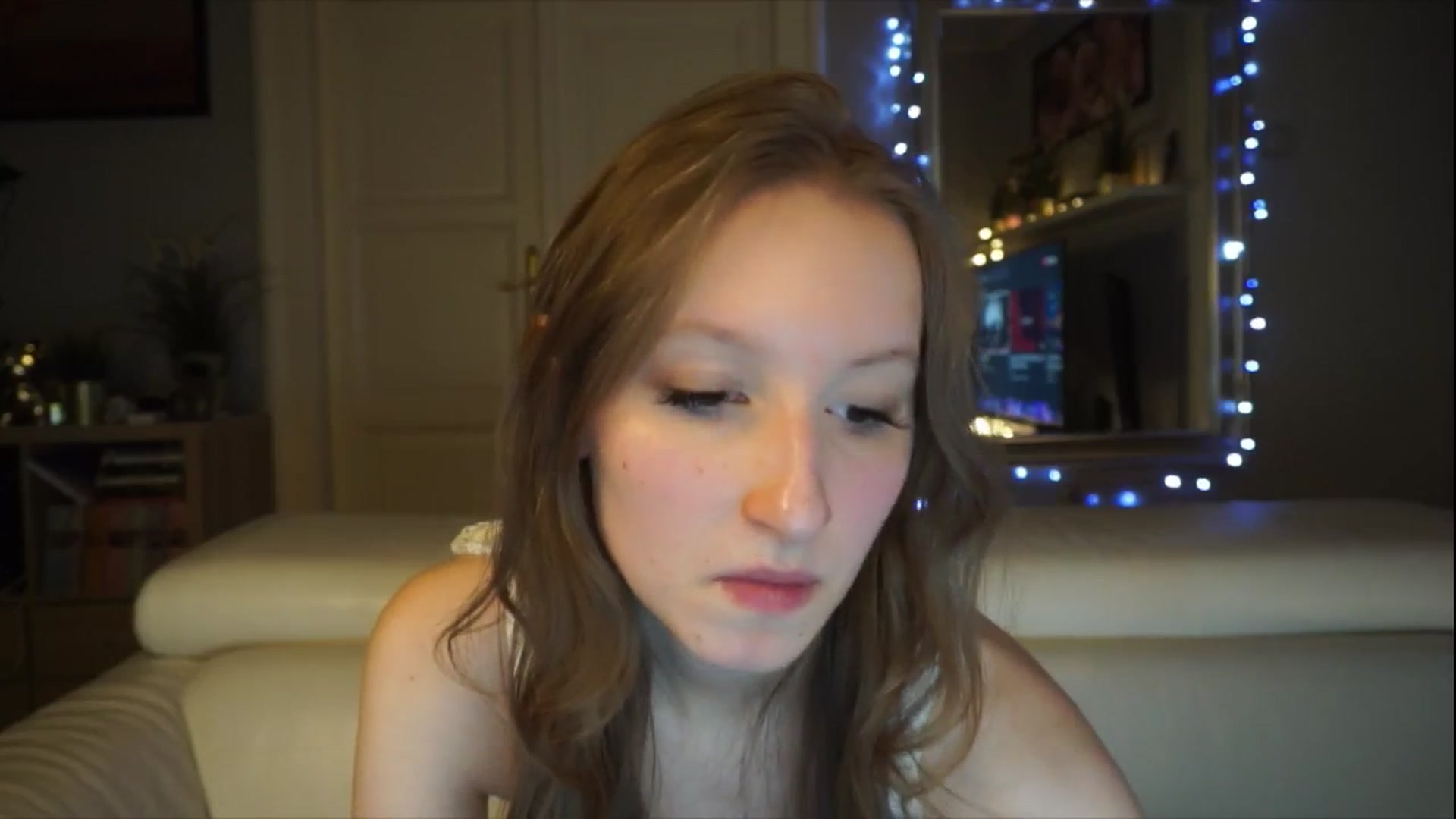 Gallery image thumbnail from Sw33t_g1rl's myfreecams stream on, 02/01/2026, 12:25 image 12 of 20