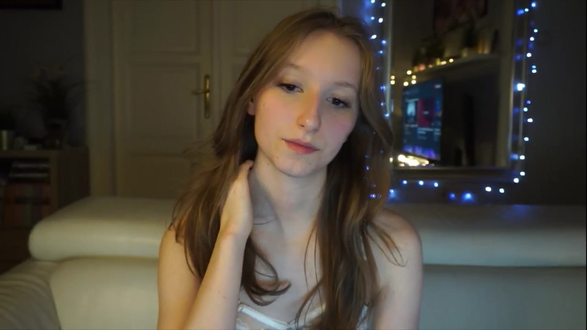 Gallery image thumbnail from Sw33t_g1rl's myfreecams stream on, 02/01/2026, 13:14 image 2 of 20