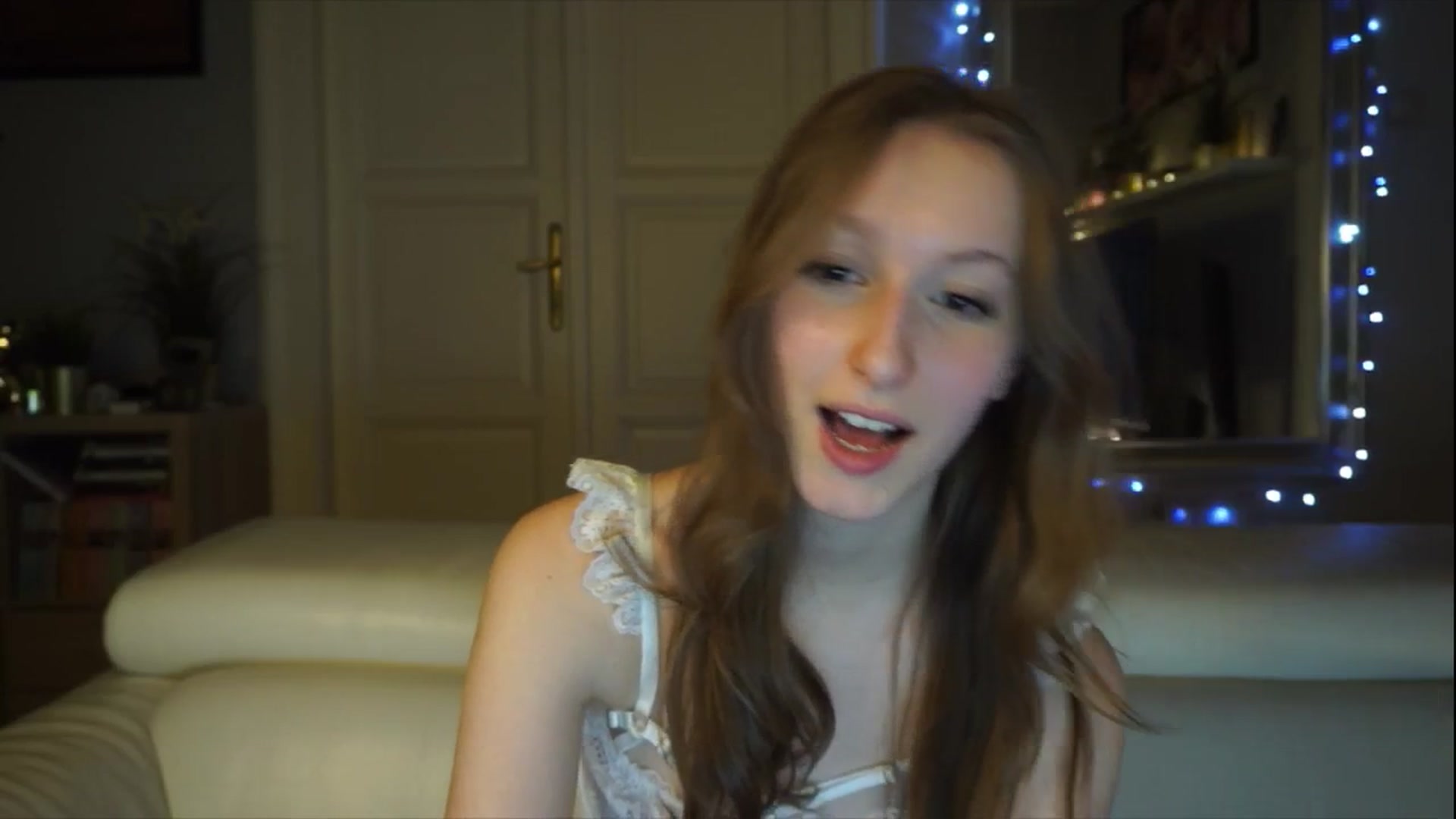 Gallery image thumbnail from Sw33t_g1rl's myfreecams stream on, 02/01/2026, 13:14 image 9 of 20