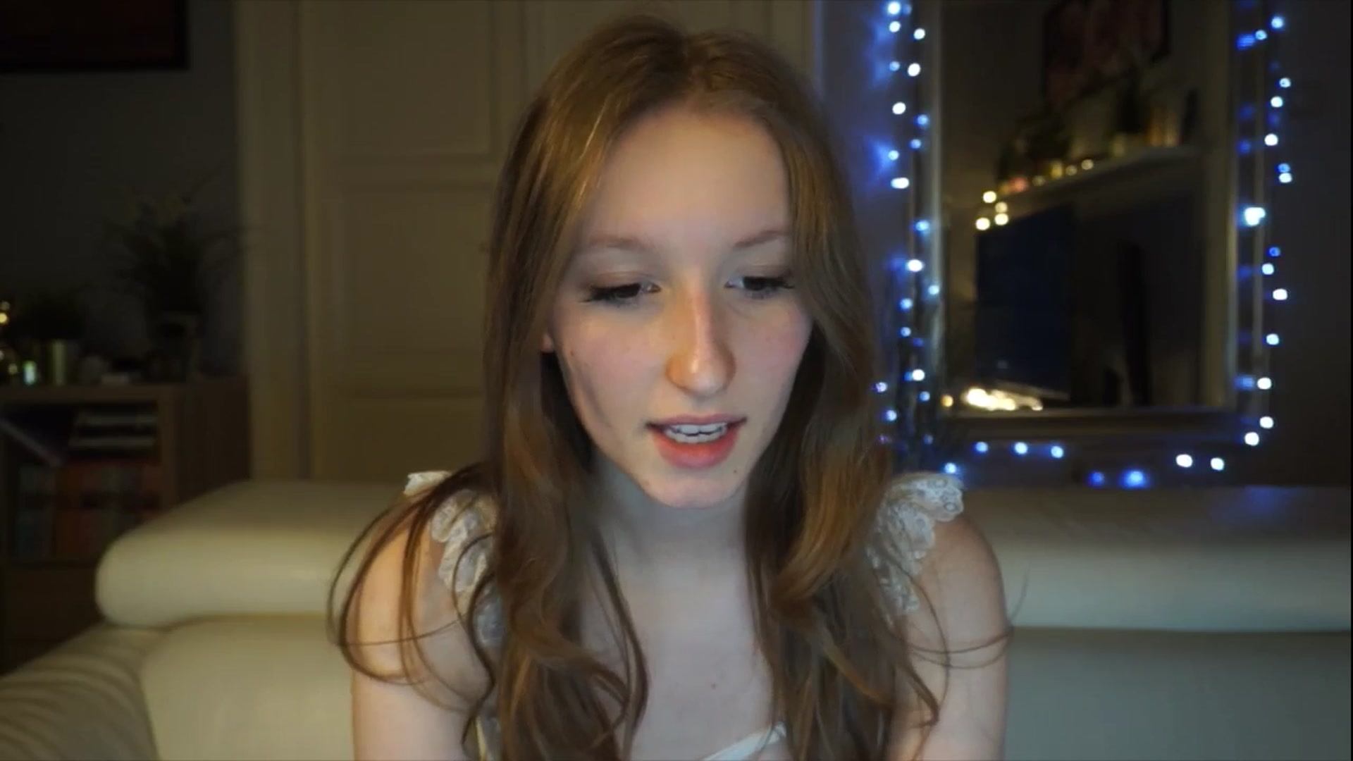 Gallery image thumbnail from Sw33t_g1rl's myfreecams stream on, 02/01/2026, 13:14 image 14 of 20