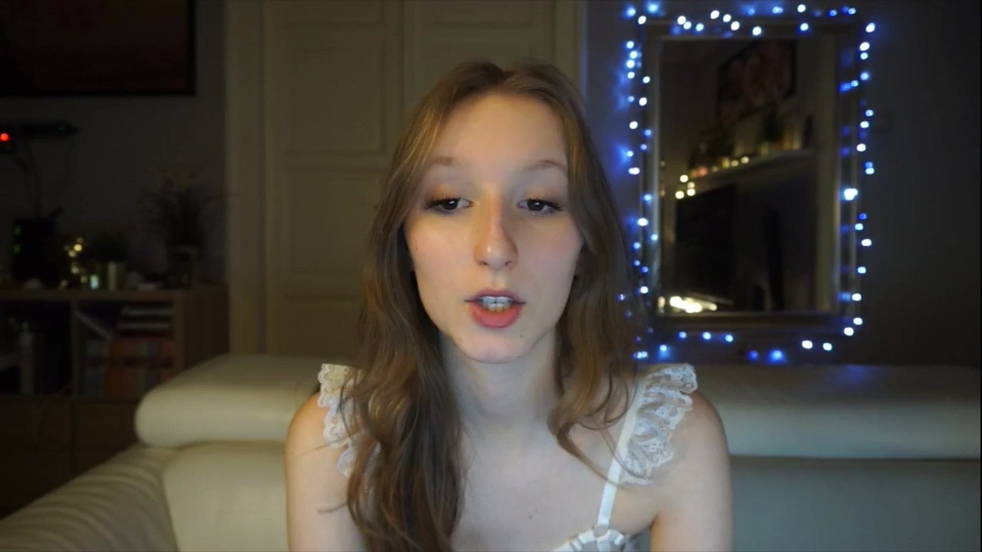 Gallery image thumbnail from Sw33t_g1rl's myfreecams stream on, 02/01/2026, 14:18 image 9 of 20