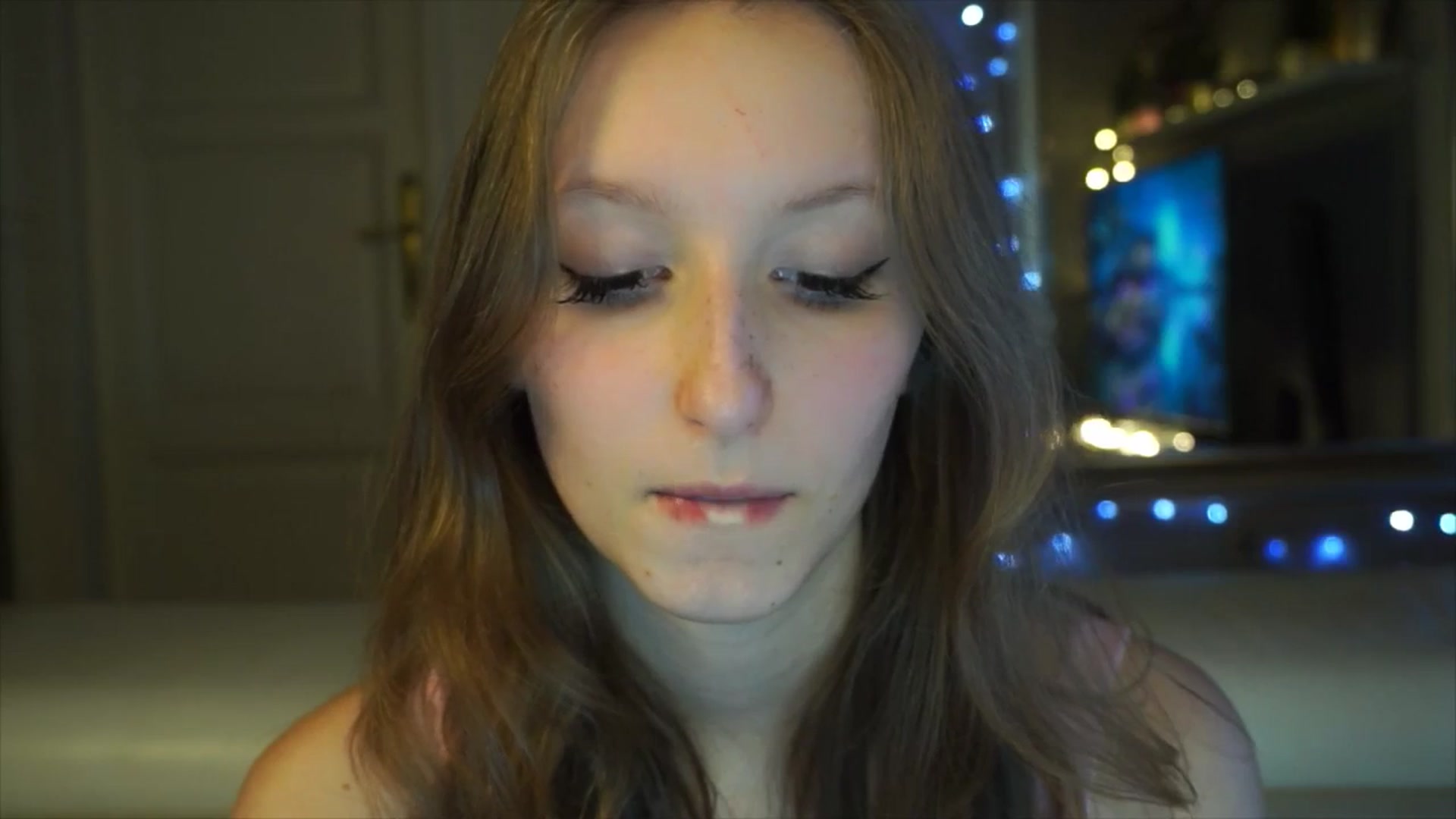 Gallery image thumbnail from Sw33t_g1rl's myfreecams stream on, 02/02/2026, 19:35 image 14 of 20