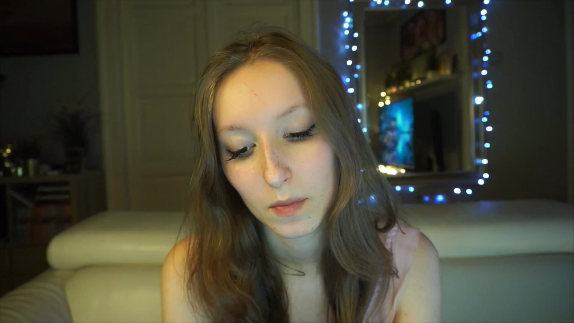 Gallery image thumbnail from Sw33t_g1rl's myfreecams stream on, 02/02/2026, 19:35 image 19 of 20