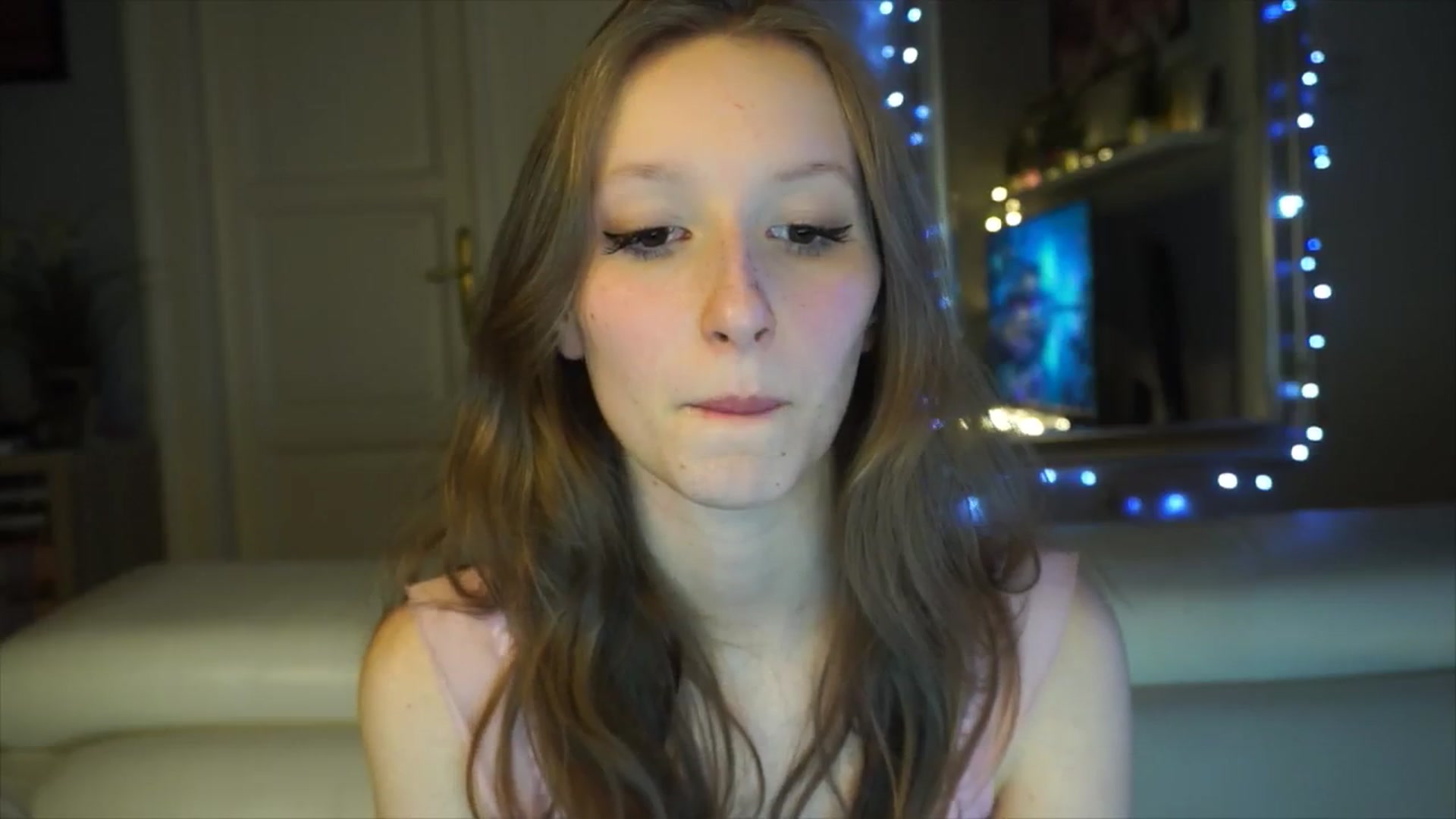 Gallery image thumbnail from Sw33t_g1rl's myfreecams stream on, 02/02/2026, 19:35 image 4 of 20