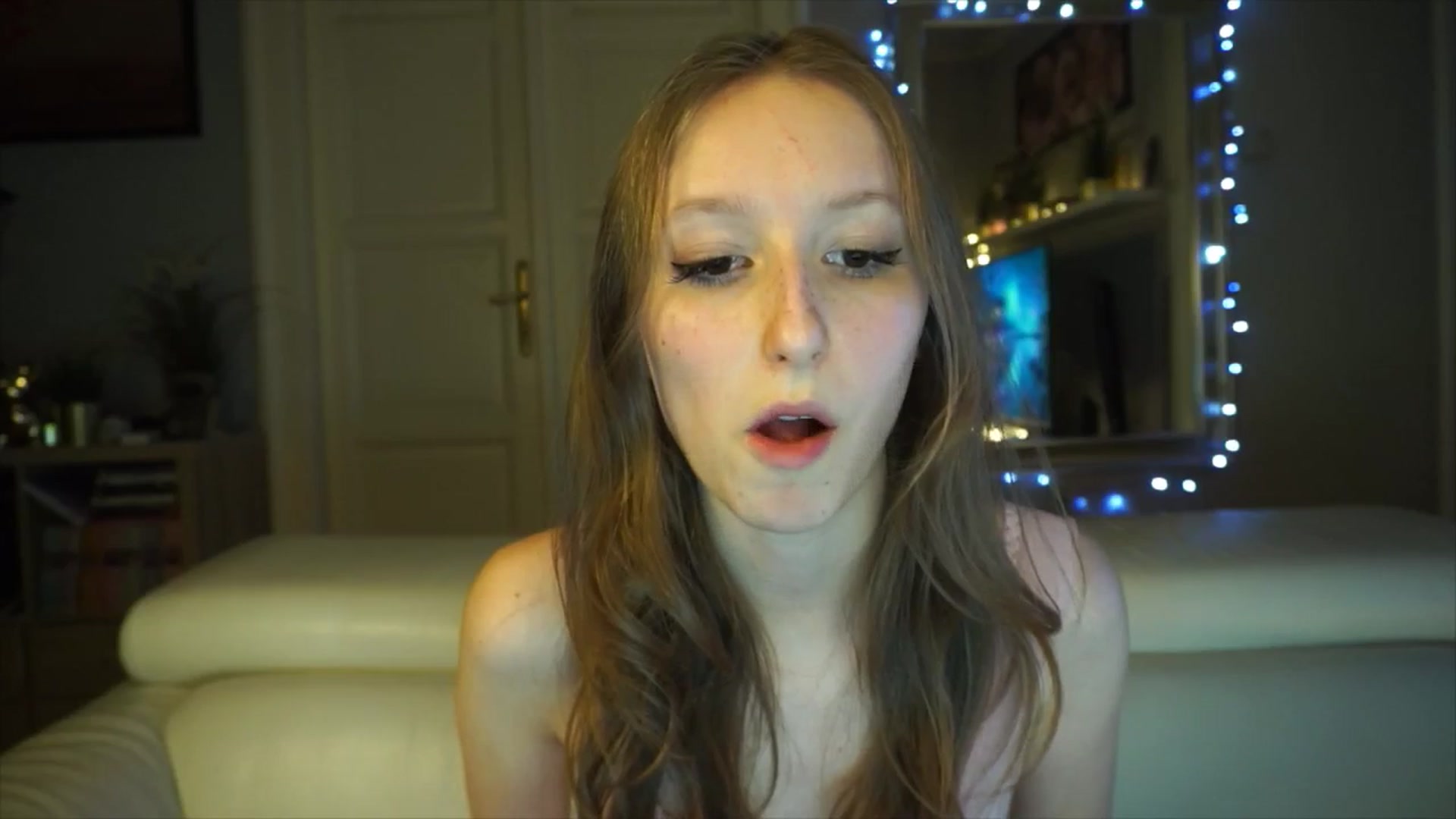 Gallery image thumbnail from Sw33t_g1rl's myfreecams stream on, 02/02/2026, 19:35 image 16 of 20
