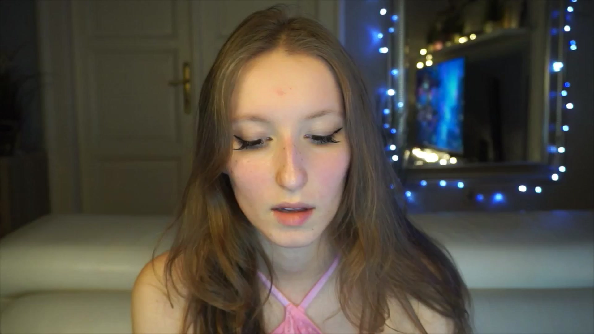 Gallery image thumbnail from Sw33t_g1rl's myfreecams stream on, 02/03/2026, 17:49 image 12 of 20