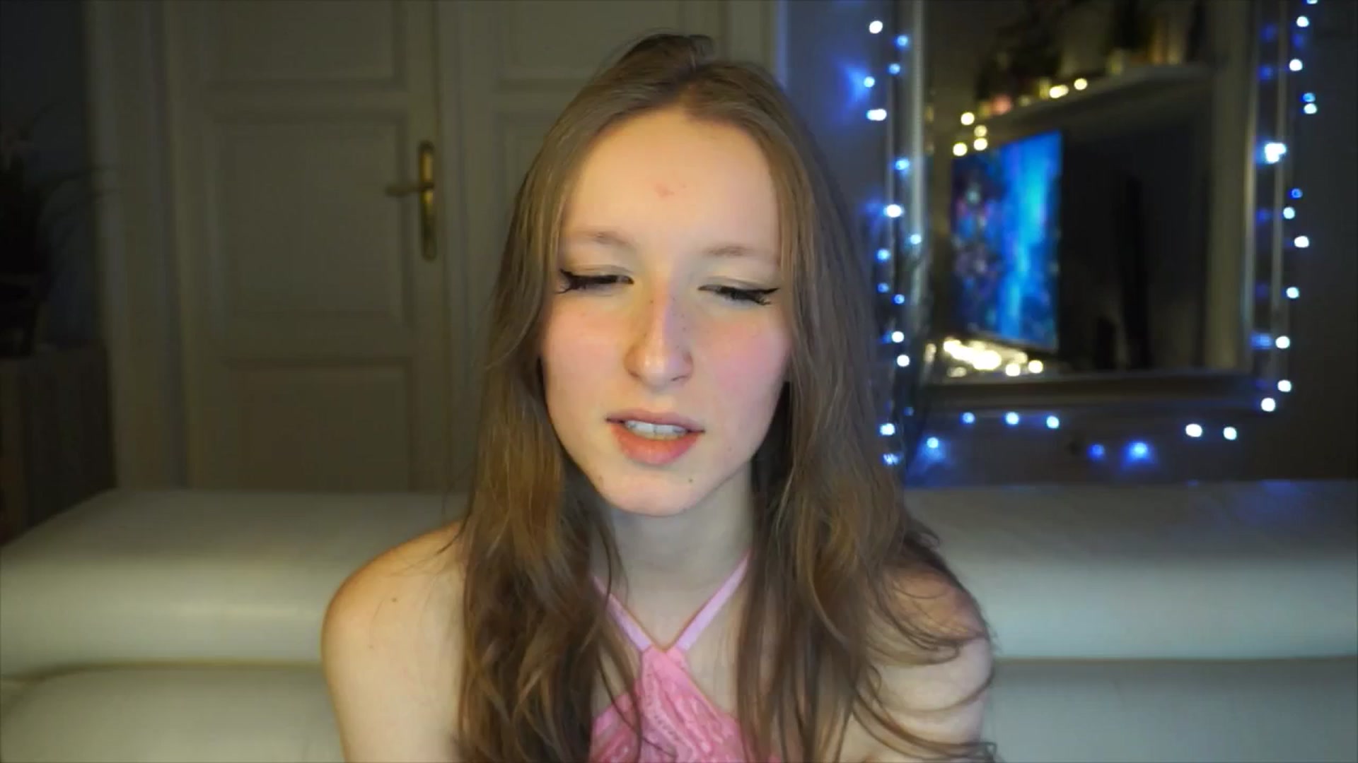 Gallery image thumbnail from Sw33t_g1rl's myfreecams stream on, 02/03/2026, 17:49 image 15 of 20