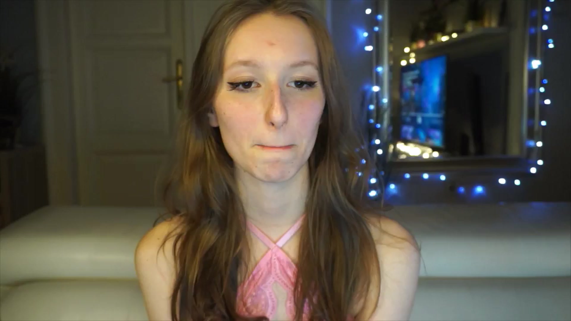 Gallery image thumbnail from Sw33t_g1rl's myfreecams stream on, 02/03/2026, 17:49 image 7 of 20