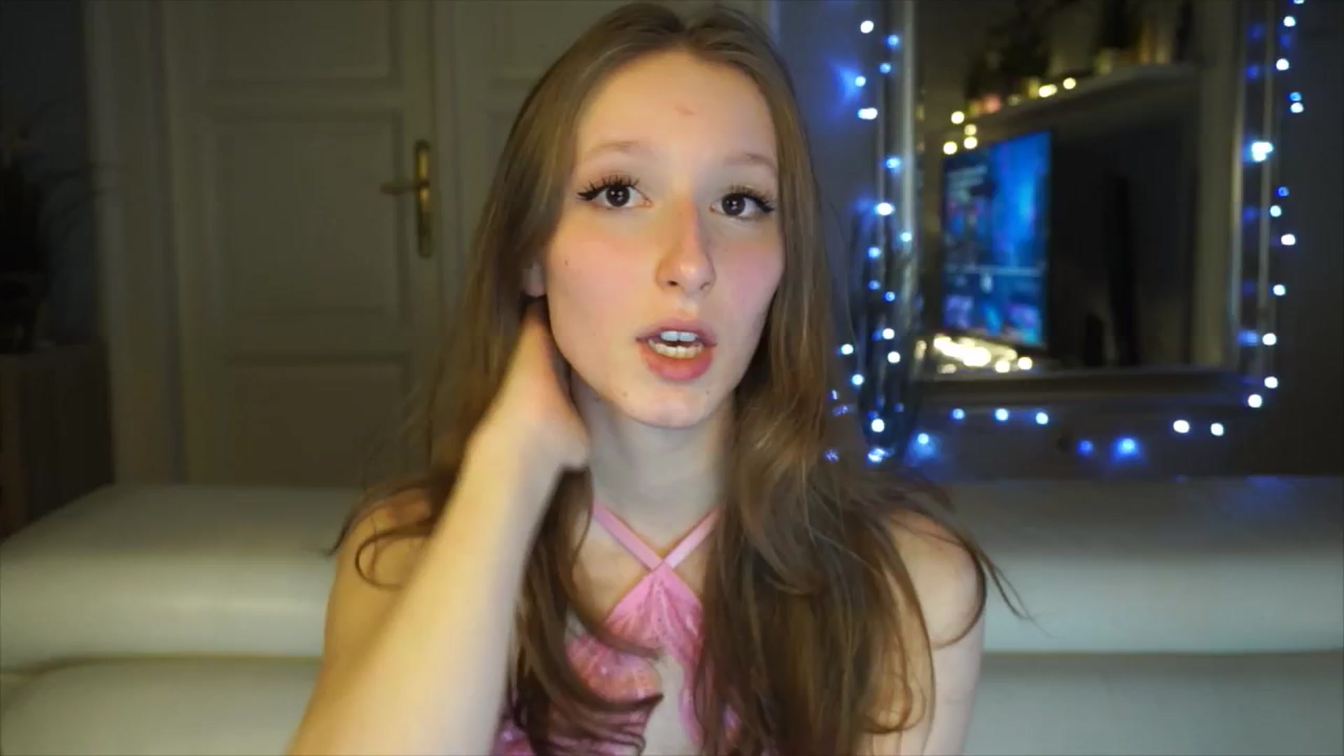 Gallery image thumbnail from Sw33t_g1rl's myfreecams stream on, 02/03/2026, 17:49 image 6 of 20