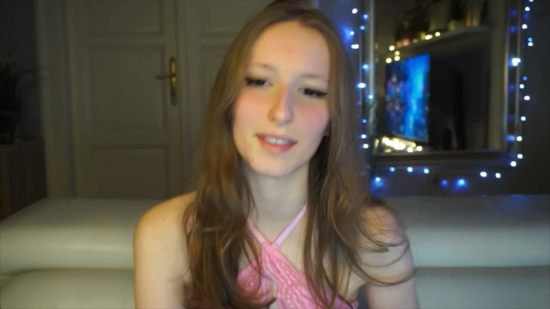 Gallery image thumbnail from Sw33t_g1rl's myfreecams stream on, 02/03/2026, 17:49 image 16 of 20