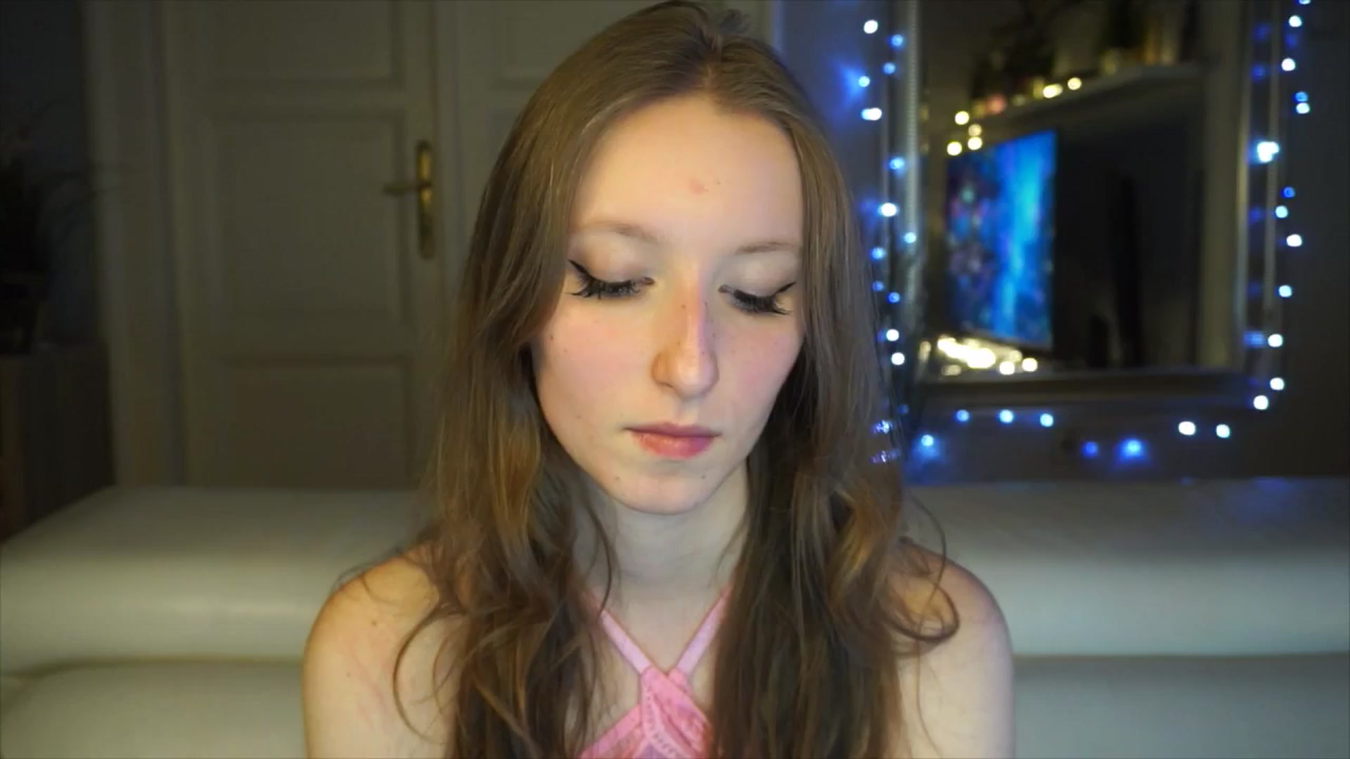 Gallery image thumbnail from Sw33t_g1rl's myfreecams stream on, 02/03/2026, 17:49 image 9 of 20