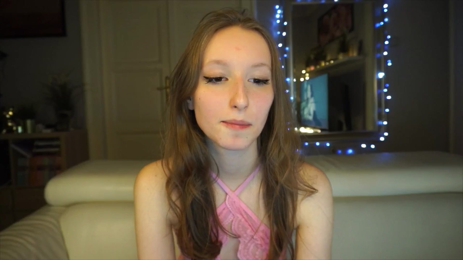 Gallery image thumbnail from Sw33t_g1rl's myfreecams stream on, 02/03/2026, 20:03 image 13 of 20