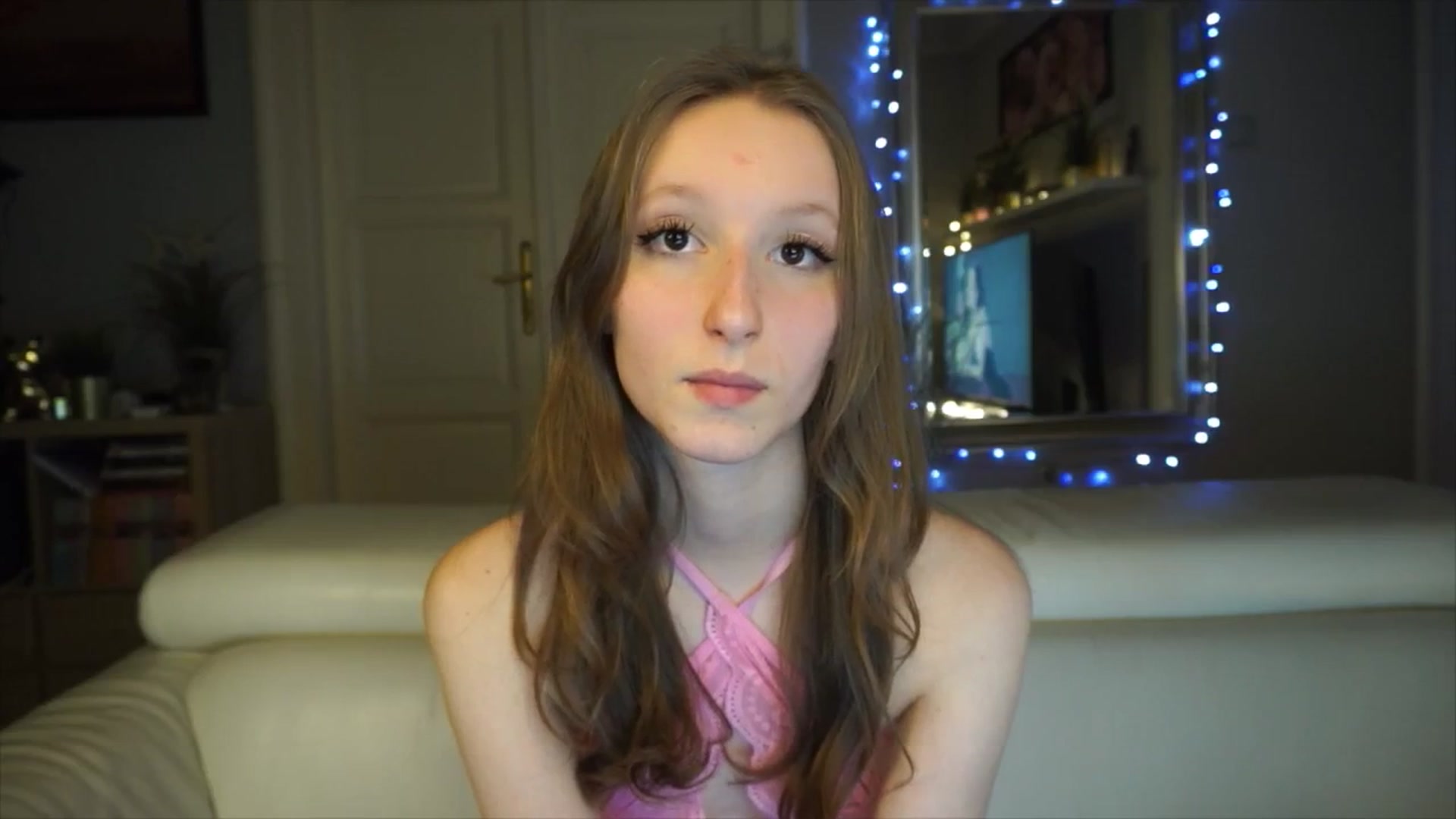 Gallery image thumbnail from Sw33t_g1rl's myfreecams stream on, 02/03/2026, 20:03 image 19 of 20