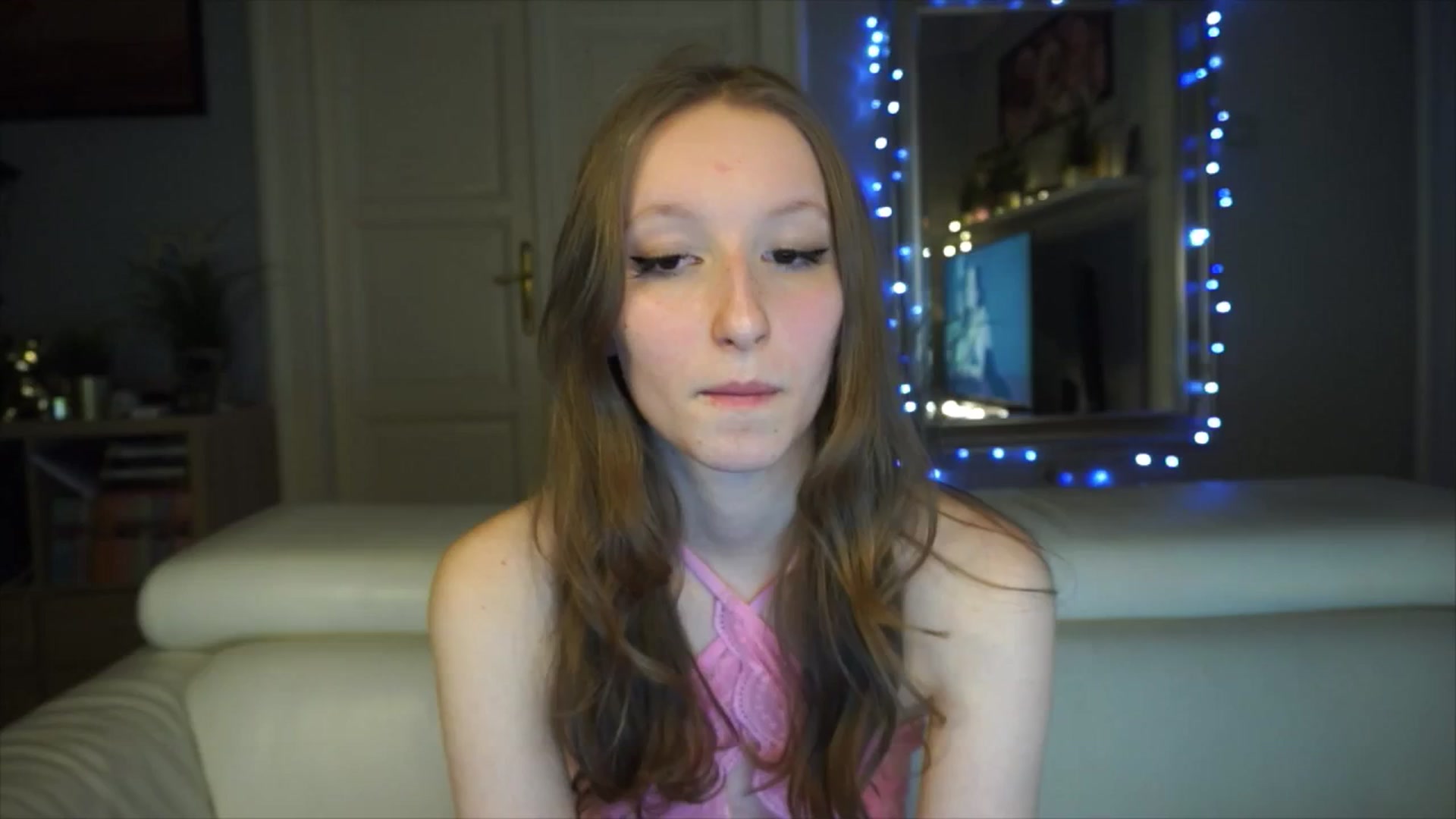 Gallery image thumbnail from Sw33t_g1rl's myfreecams stream on, 02/03/2026, 20:03 image 18 of 20