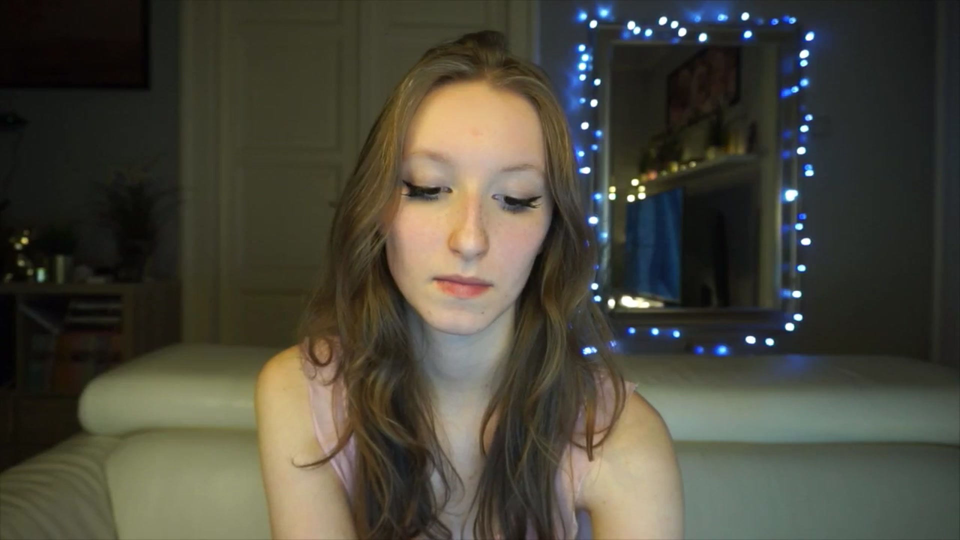 Gallery image thumbnail from Sw33t_g1rl's myfreecams stream on, 02/04/2026, 17:51 image 6 of 20