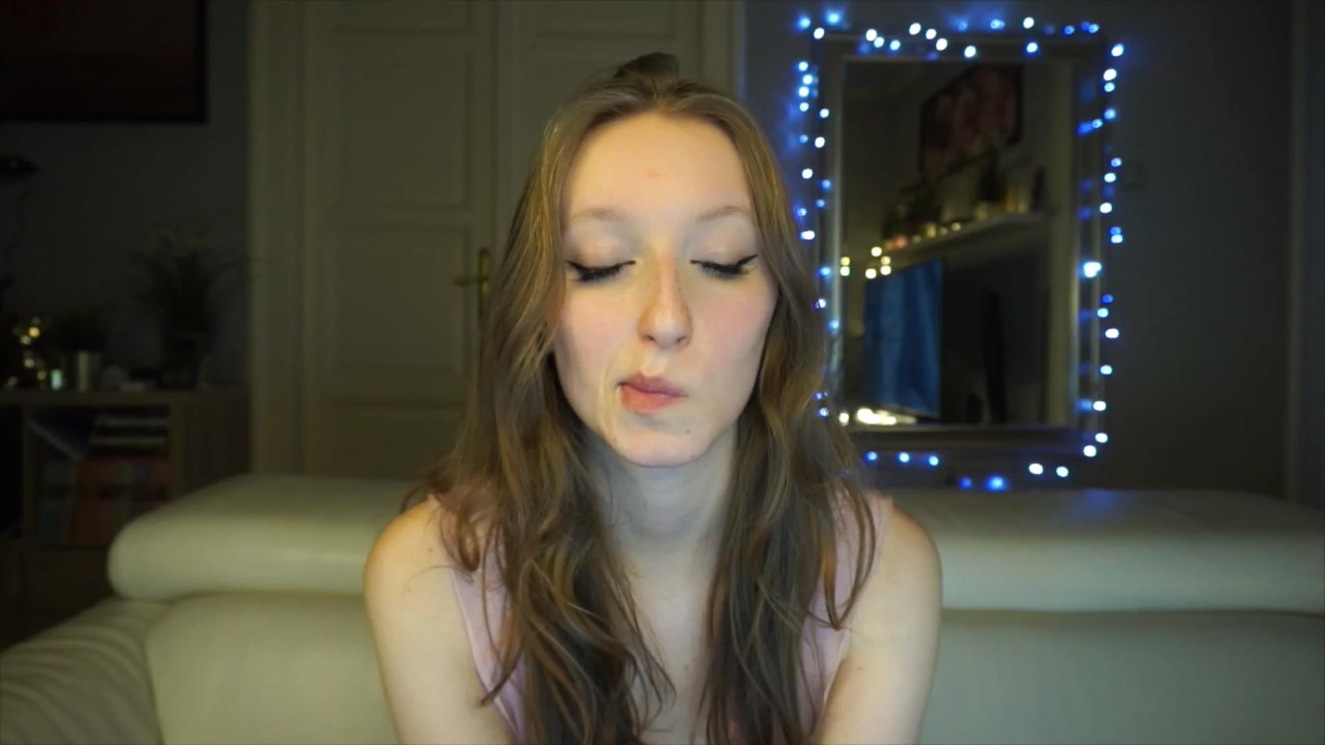 Gallery image thumbnail from Sw33t_g1rl's myfreecams stream on, 02/04/2026, 17:51 image 8 of 20