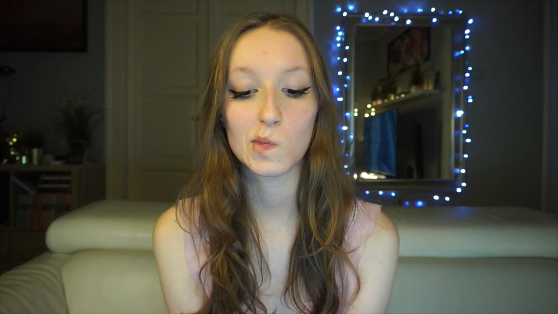 Gallery image thumbnail from Sw33t_g1rl's myfreecams stream on, 02/04/2026, 17:51 image 5 of 20