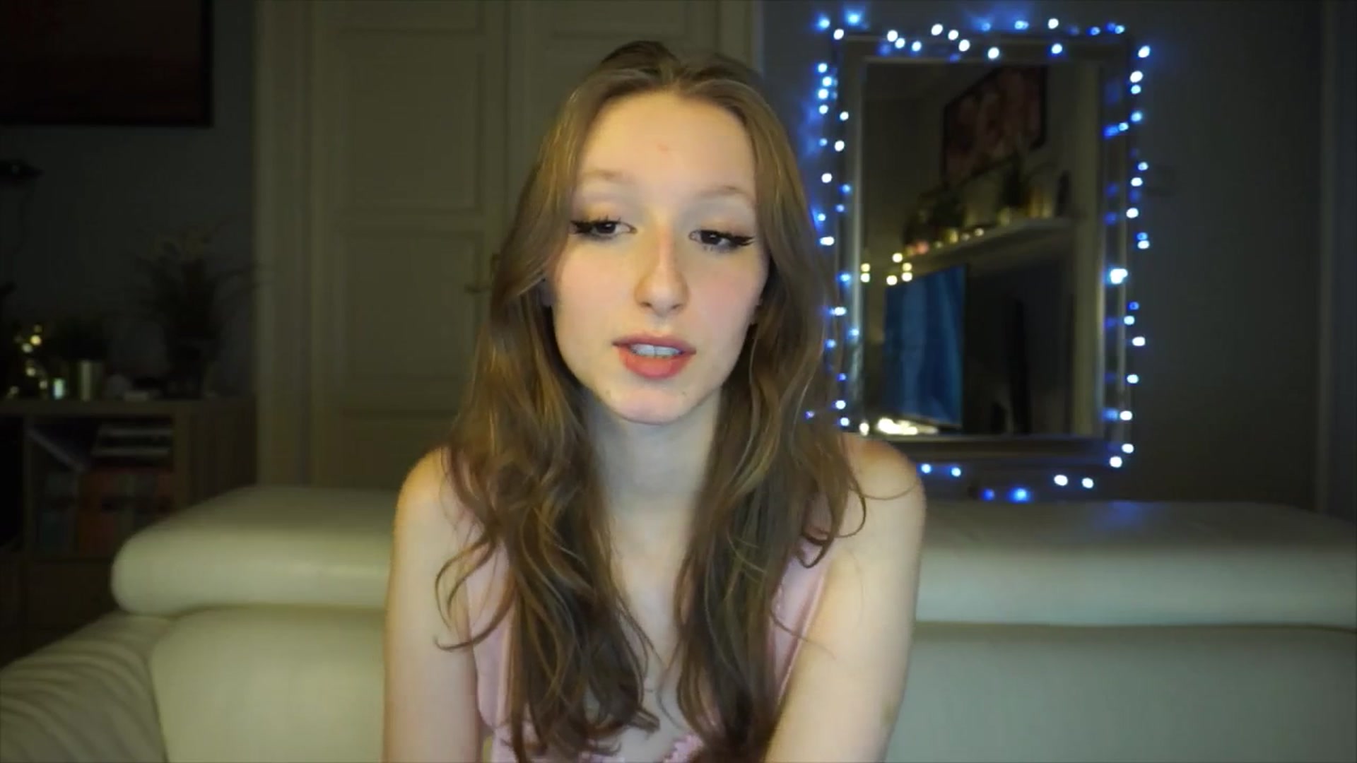 Gallery image thumbnail from Sw33t_g1rl's myfreecams stream on, 02/04/2026, 17:51 image 13 of 20