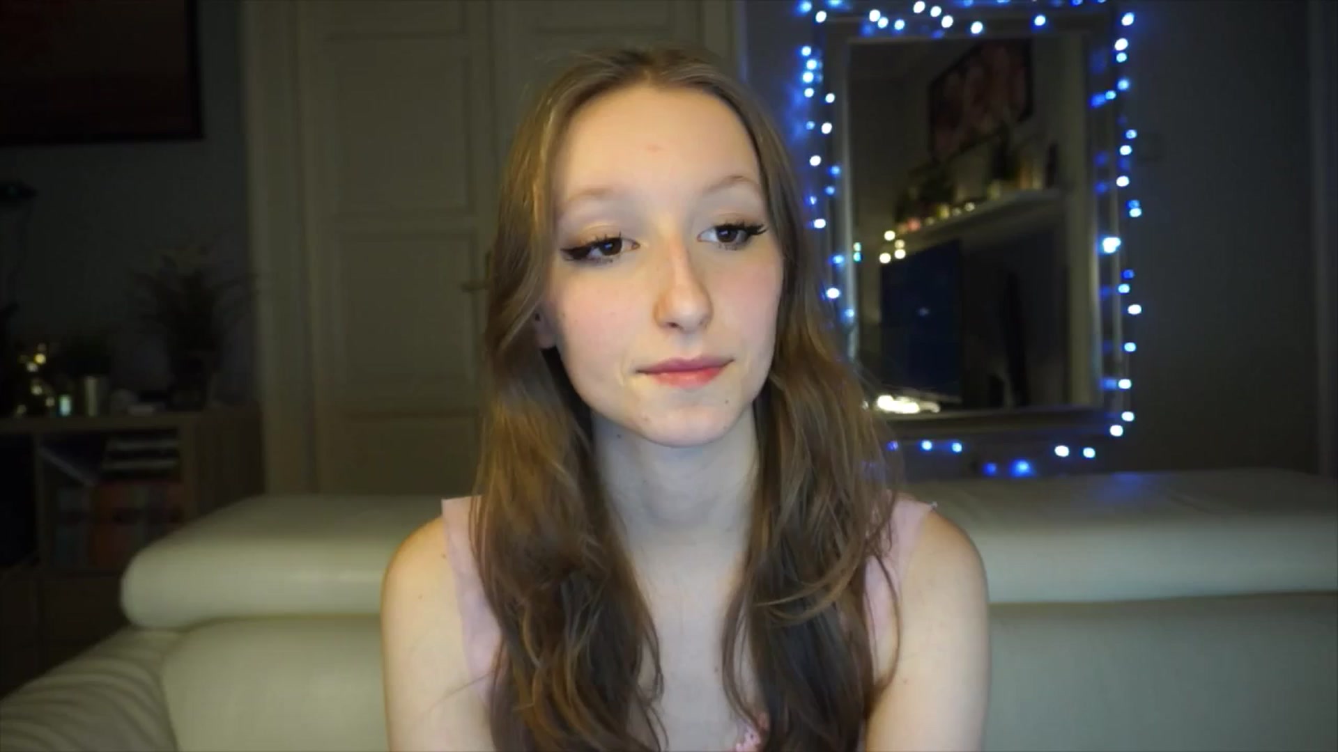 Gallery image thumbnail from Sw33t_g1rl's myfreecams stream on, 02/04/2026, 19:34 image 14 of 20
