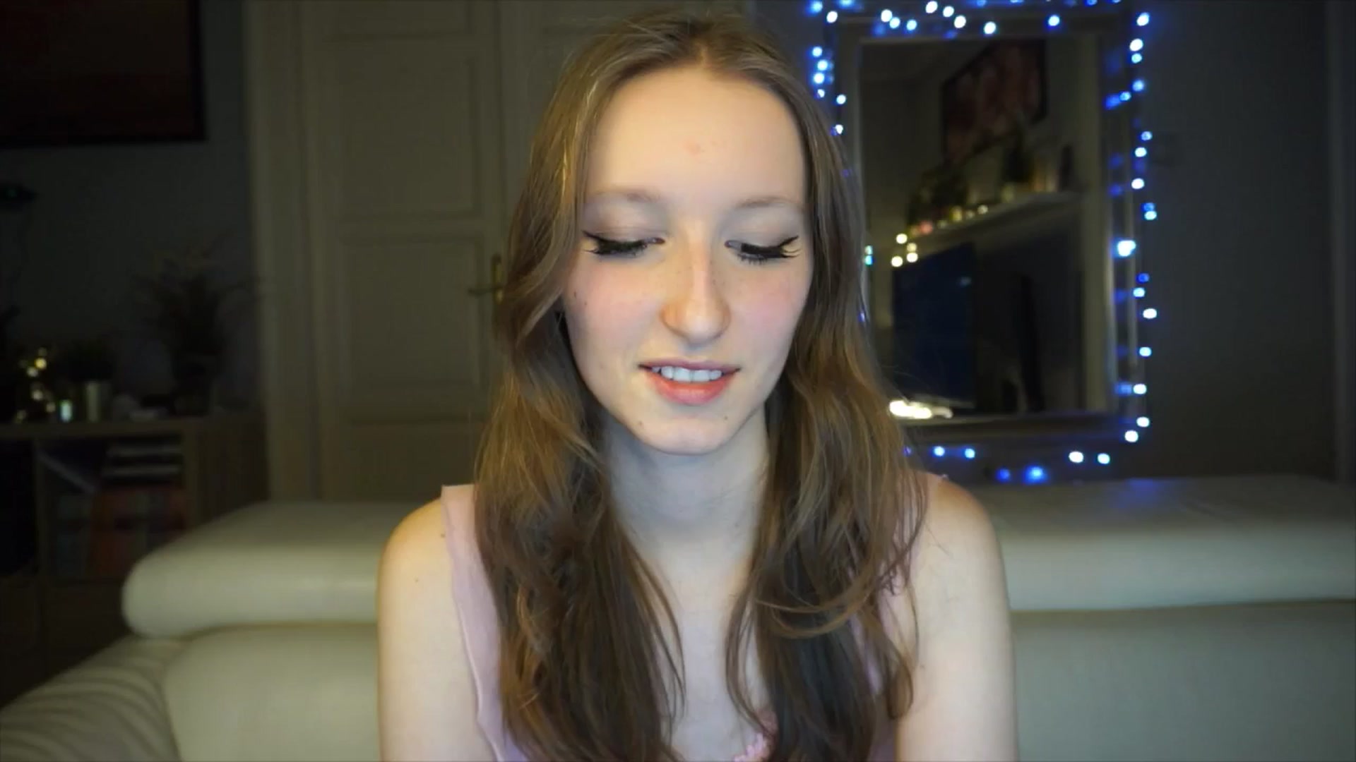 Gallery image thumbnail from Sw33t_g1rl's myfreecams stream on, 02/04/2026, 19:34 image 16 of 20