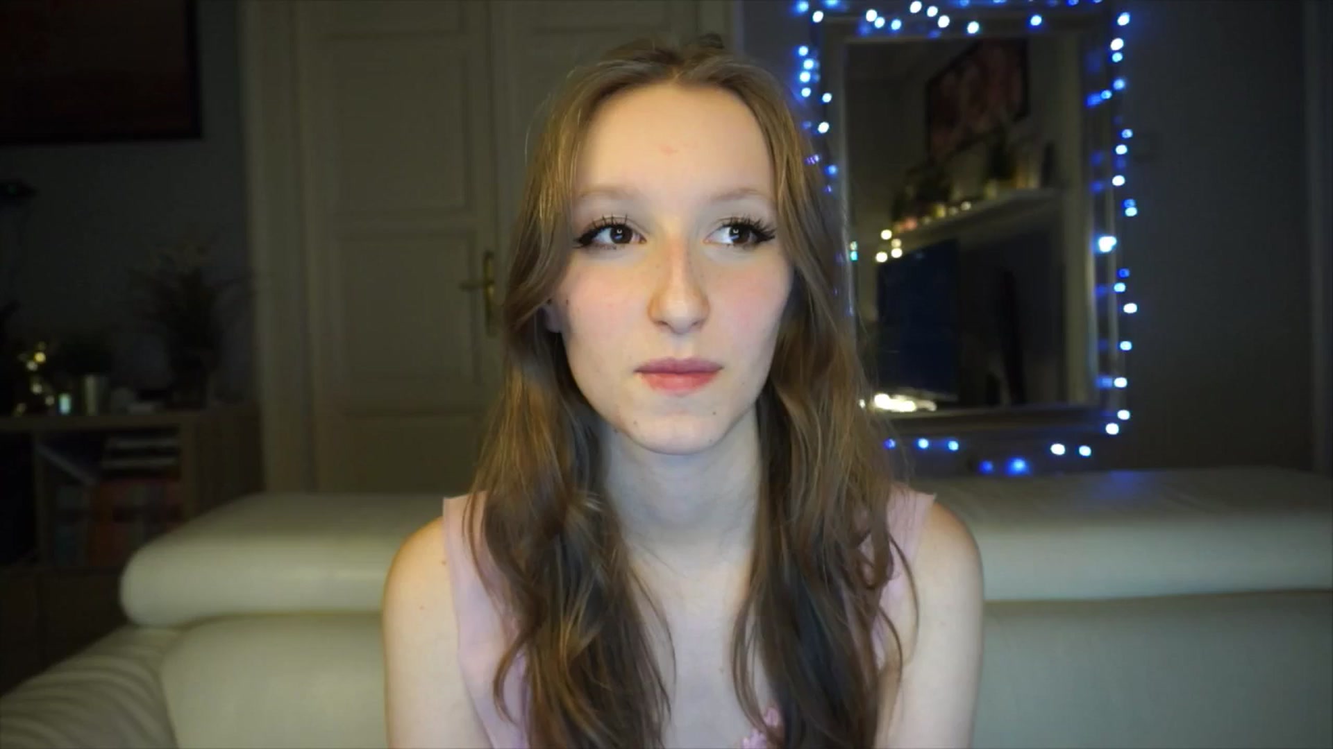 Gallery image thumbnail from Sw33t_g1rl's myfreecams stream on, 02/04/2026, 19:34 image 18 of 20