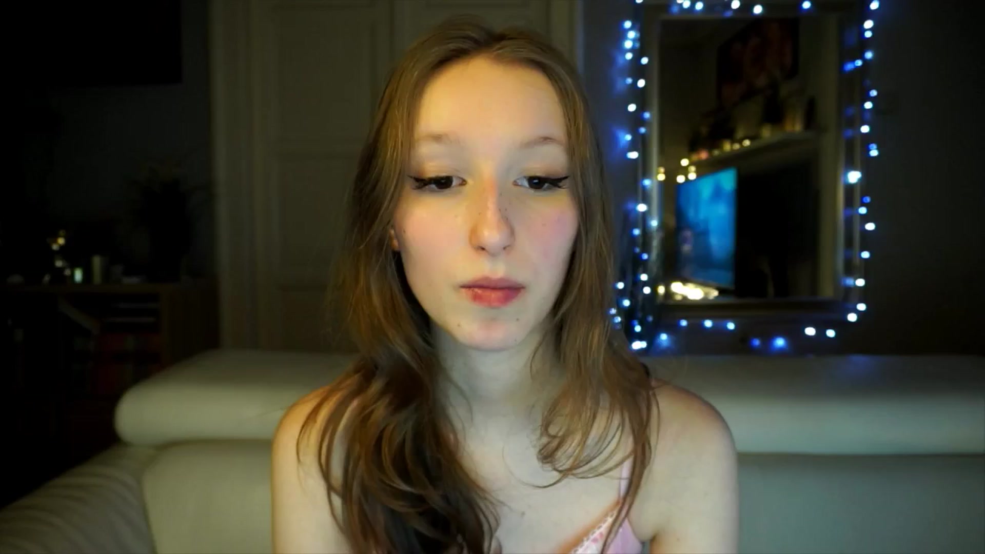 Gallery image thumbnail from Sw33t_g1rl's myfreecams stream on, 02/07/2026, 19:28 image 13 of 20