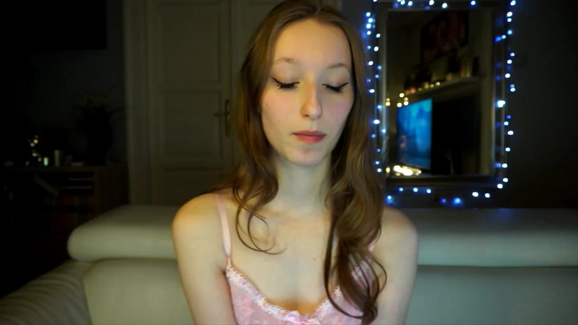 Gallery image thumbnail from Sw33t_g1rl's myfreecams stream on, 02/07/2026, 19:28 image 10 of 20