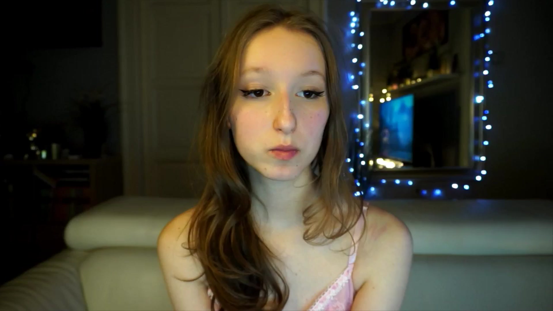 Gallery image thumbnail from Sw33t_g1rl's myfreecams stream on, 02/07/2026, 19:28 image 12 of 20