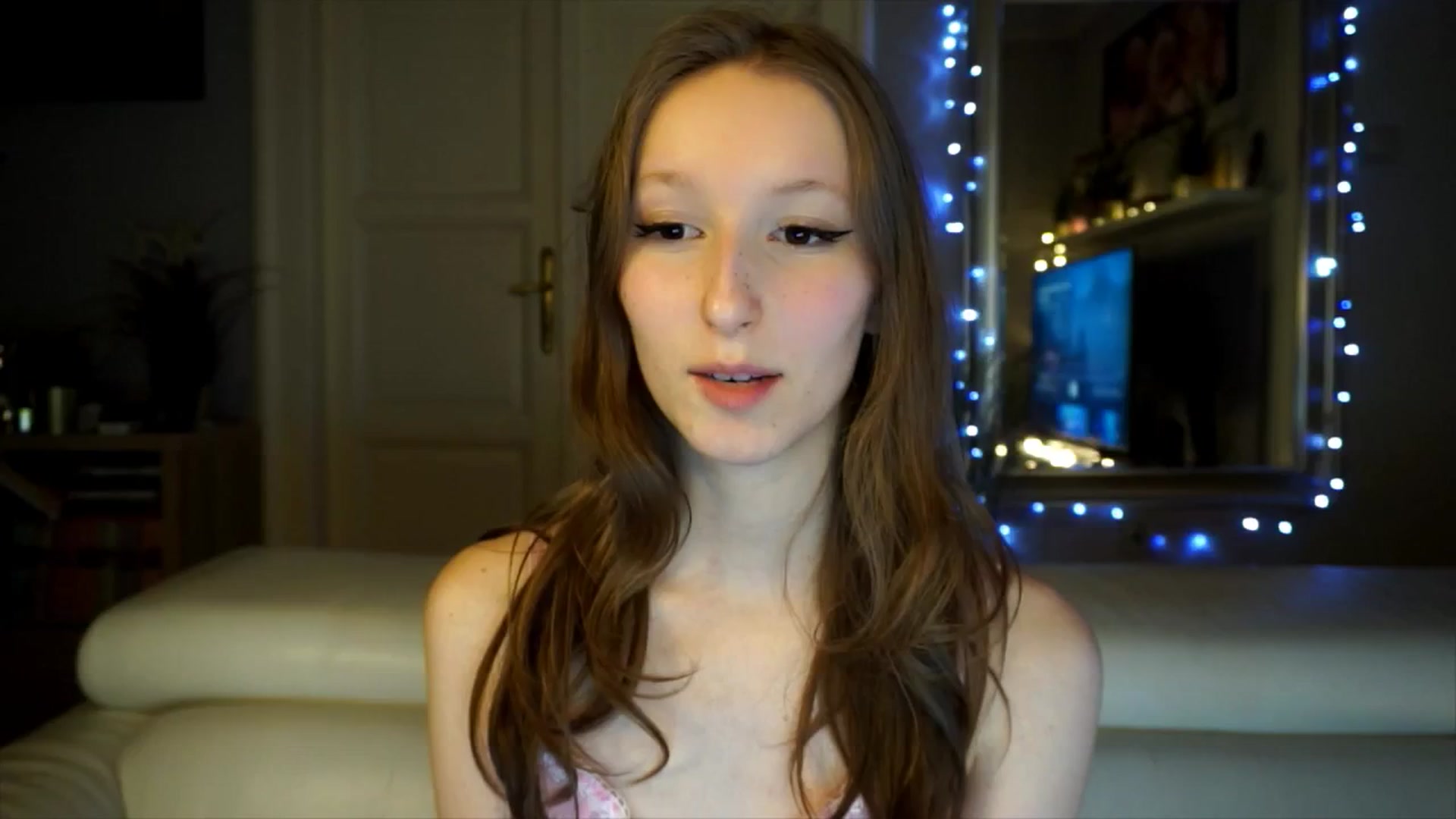Gallery image thumbnail from Sw33t_g1rl's myfreecams stream on, 02/07/2026, 19:28 image 6 of 20