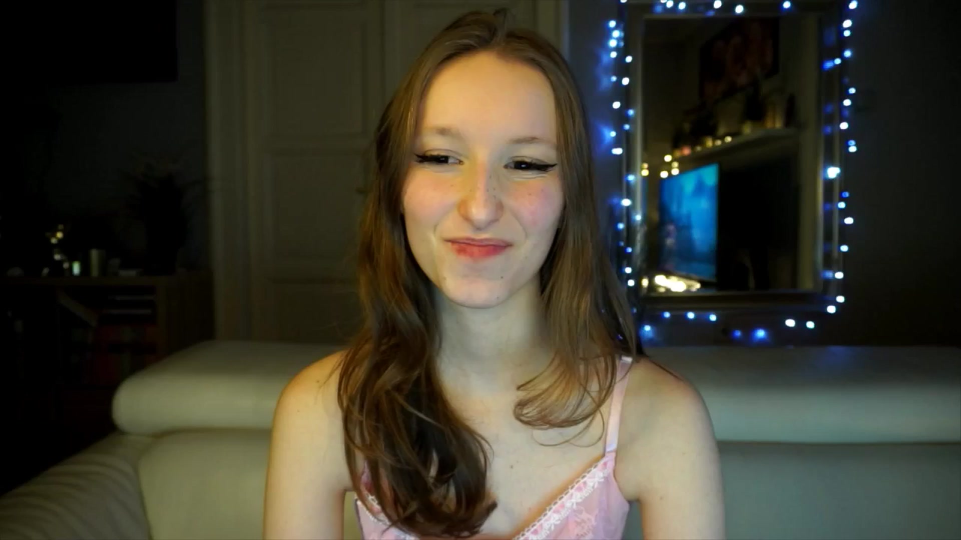 Gallery image thumbnail from Sw33t_g1rl's myfreecams stream on, 02/07/2026, 19:28 image 11 of 20