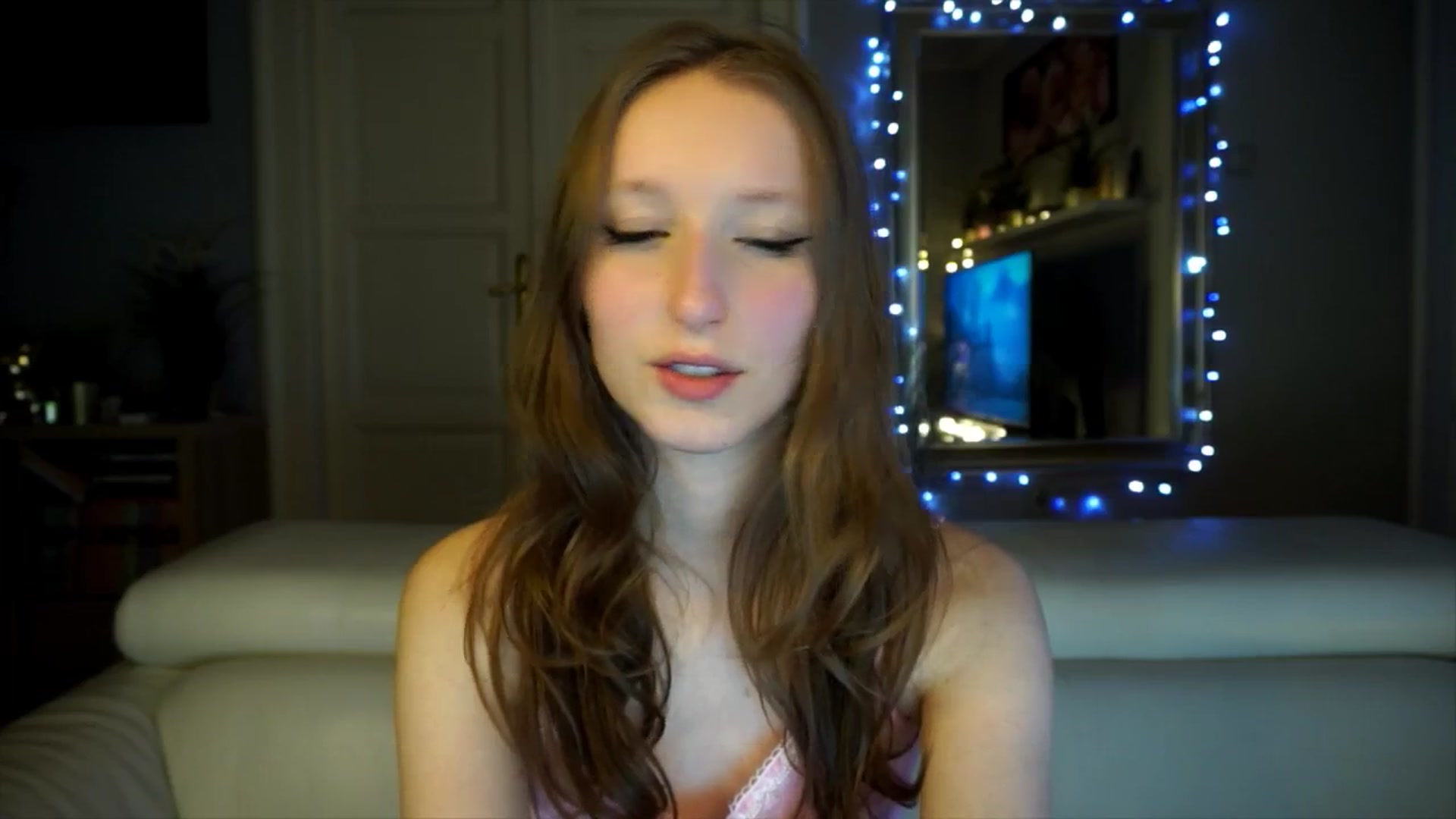 Gallery image thumbnail from Sw33t_g1rl's myfreecams stream on, 02/07/2026, 19:28 image 18 of 20