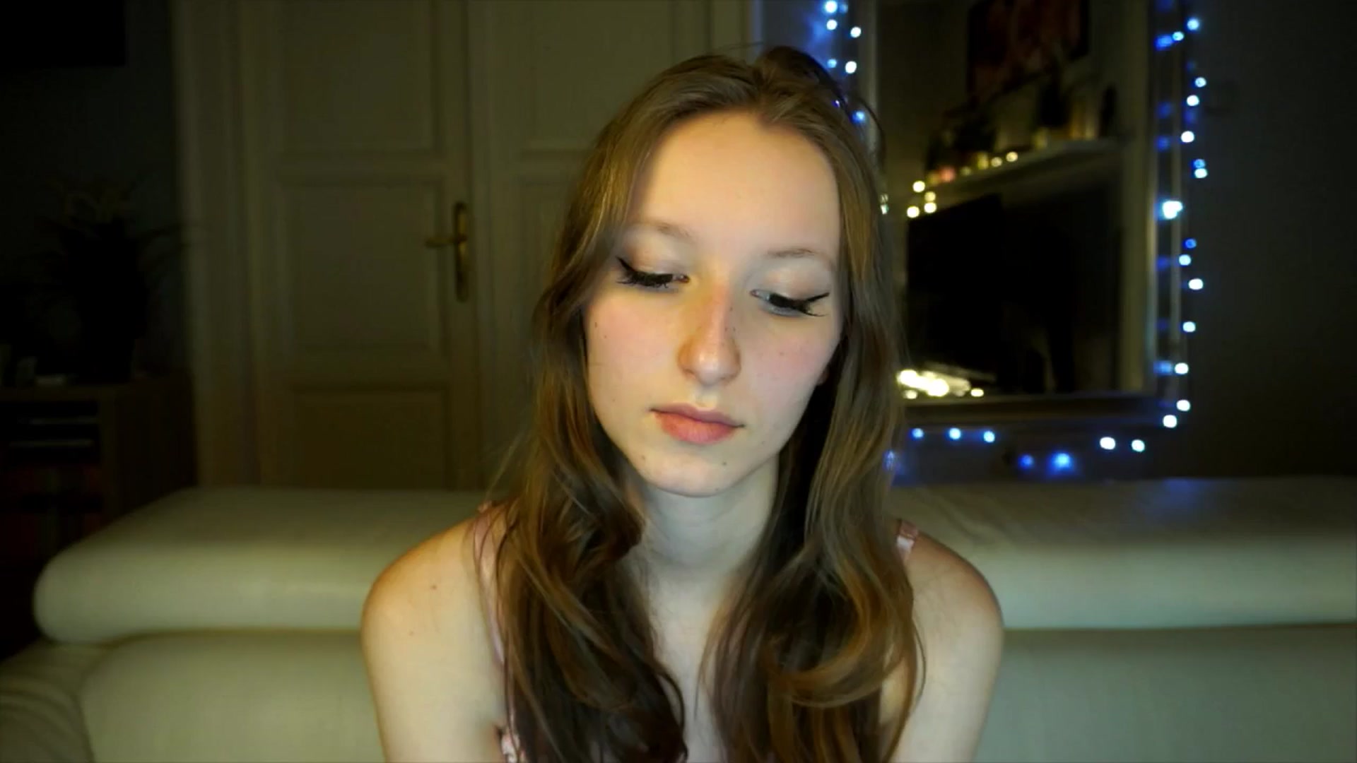 Gallery image thumbnail from Sw33t_g1rl's myfreecams stream on, 02/07/2026, 21:28 image 11 of 20