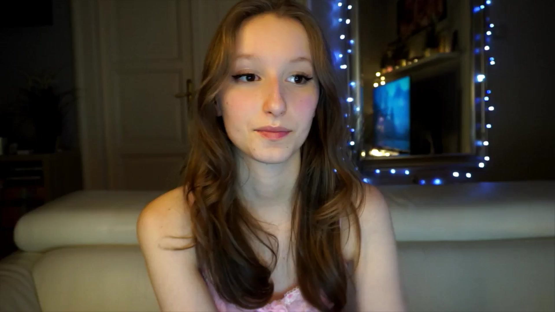 Gallery image thumbnail from Sw33t_g1rl's myfreecams stream on, 02/07/2026, 21:28 image 9 of 20