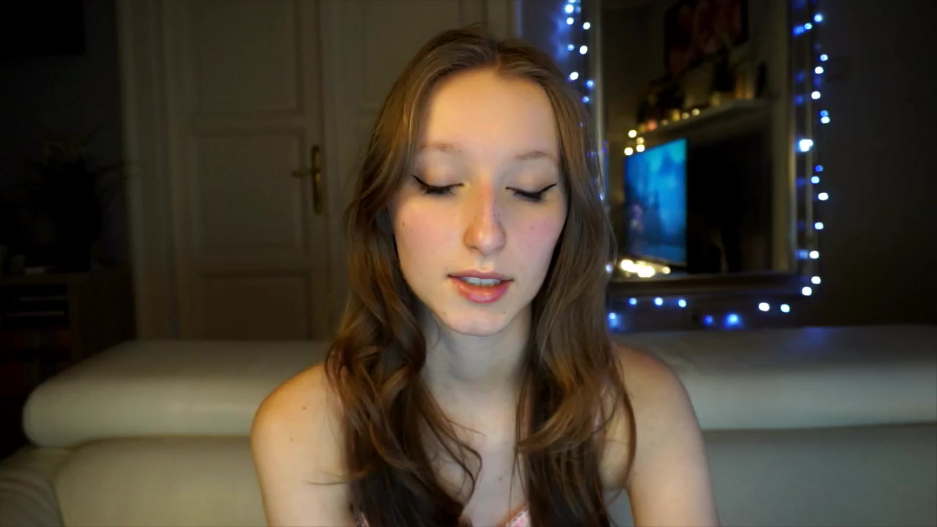 Gallery image thumbnail from Sw33t_g1rl's myfreecams stream on, 02/07/2026, 21:28 image 7 of 20