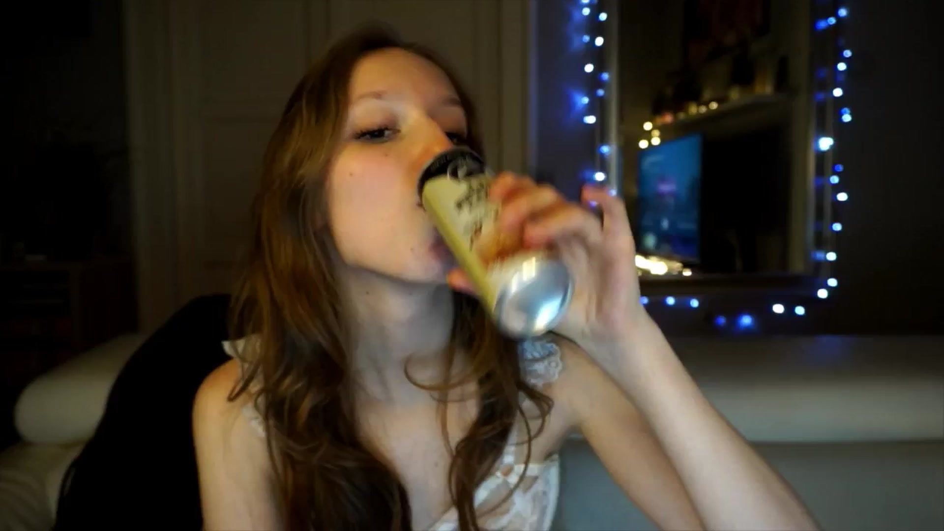 Gallery image thumbnail from Sw33t_g1rl's myfreecams stream on, 02/08/2026, 18:41 image 7 of 20