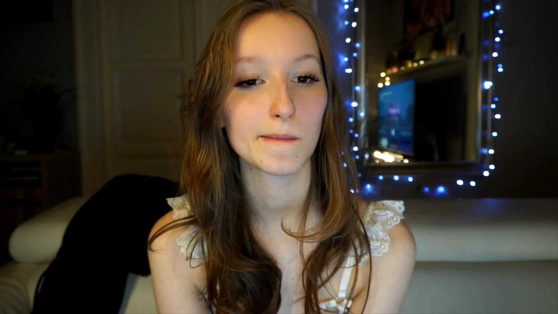Gallery image thumbnail from Sw33t_g1rl's myfreecams stream on, 02/08/2026, 18:41 image 8 of 20