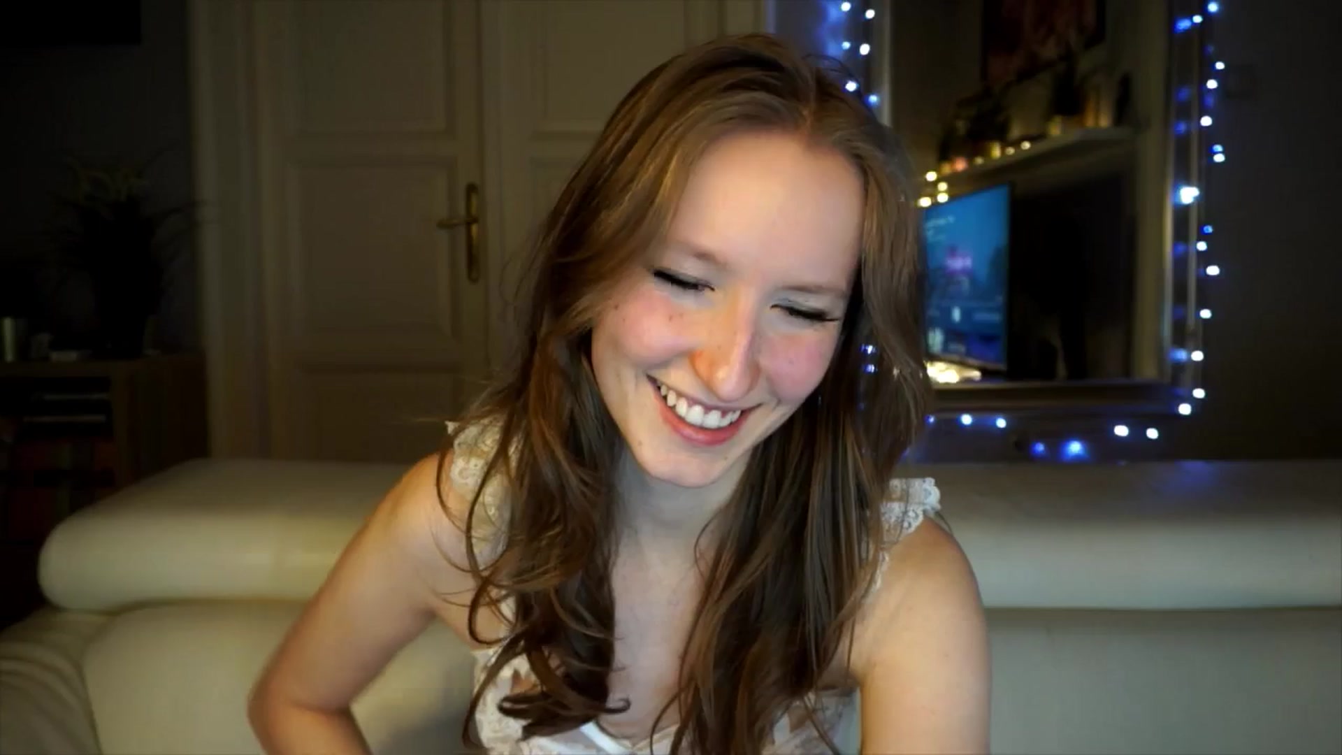 Gallery image thumbnail from Sw33t_g1rl's myfreecams stream on, 02/08/2026, 18:41 image 18 of 20