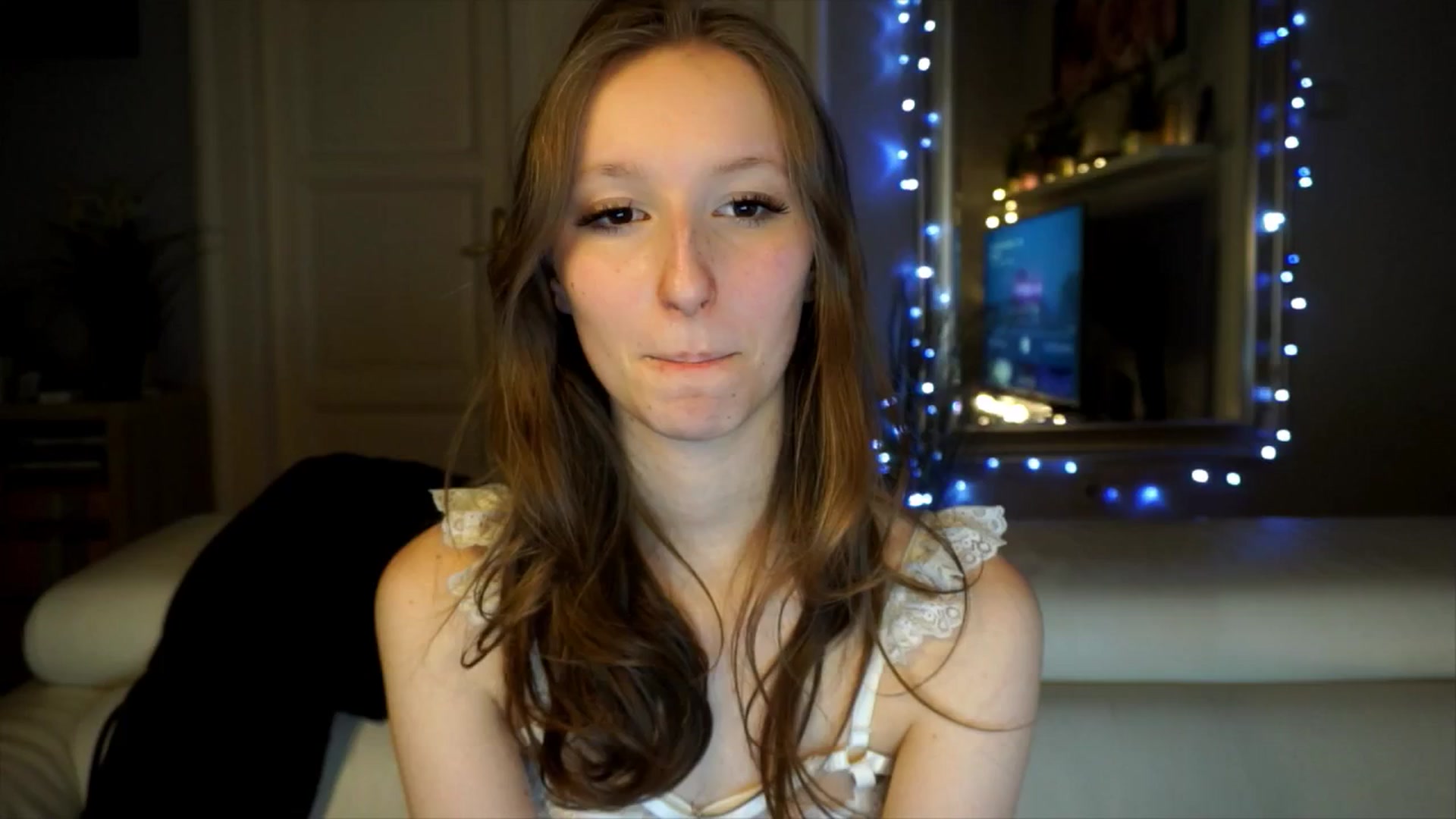 Gallery image thumbnail from Sw33t_g1rl's myfreecams stream on, 02/08/2026, 18:41 image 5 of 20