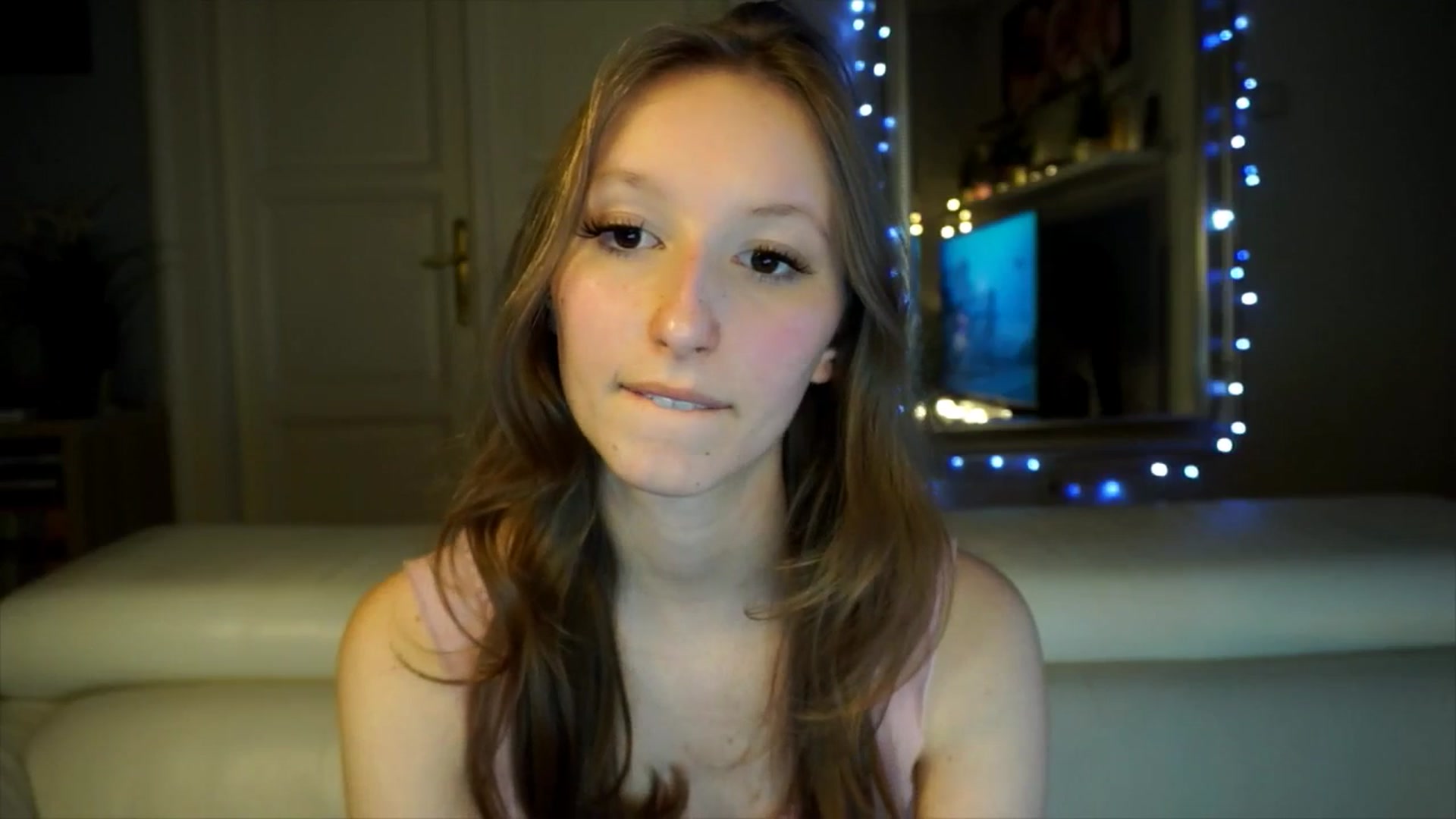 Gallery image thumbnail from Sw33t_g1rl's myfreecams stream on, 02/09/2026, 18:31 image 2 of 20