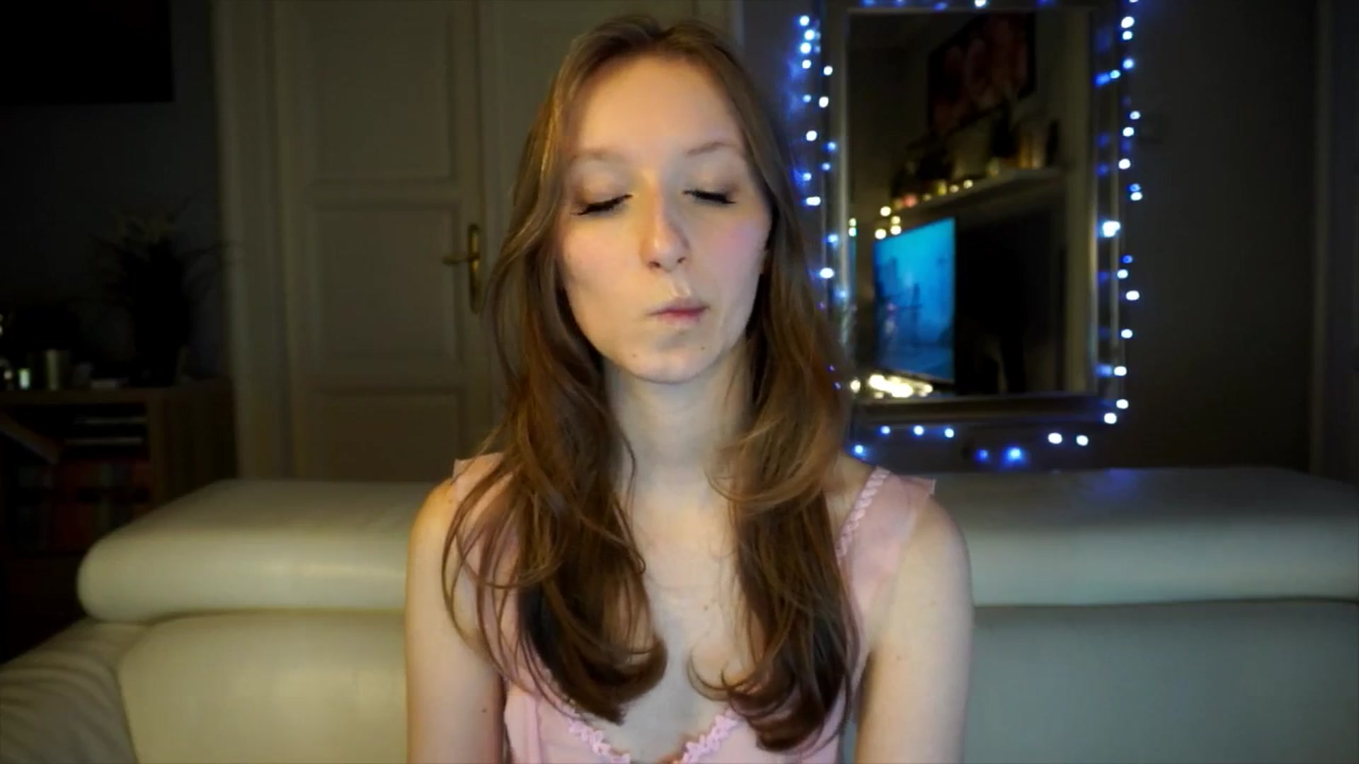 Gallery image thumbnail from Sw33t_g1rl's myfreecams stream on, 02/09/2026, 18:31 image 20 of 20