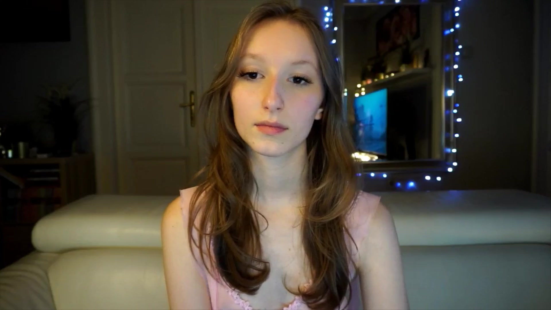 Gallery image thumbnail from Sw33t_g1rl's myfreecams stream on, 02/09/2026, 18:31 image 19 of 20