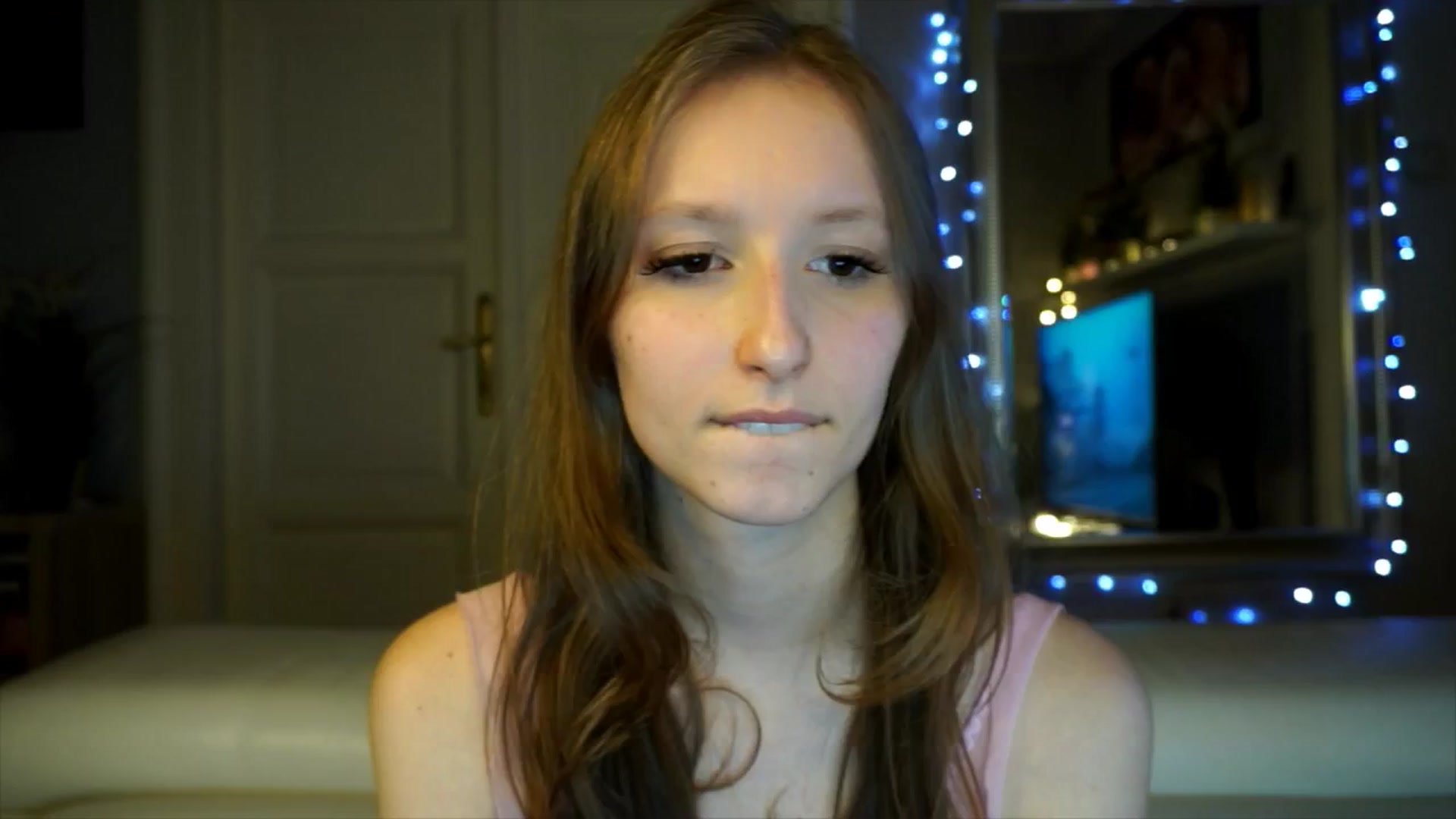 Gallery image thumbnail from Sw33t_g1rl's myfreecams stream on, 02/09/2026, 19:55 image 4 of 20