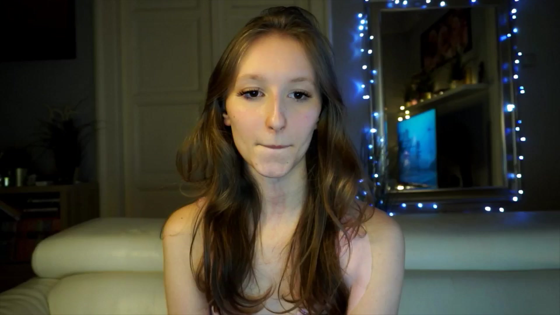 Gallery image thumbnail from Sw33t_g1rl's myfreecams stream on, 02/09/2026, 19:55 image 19 of 20