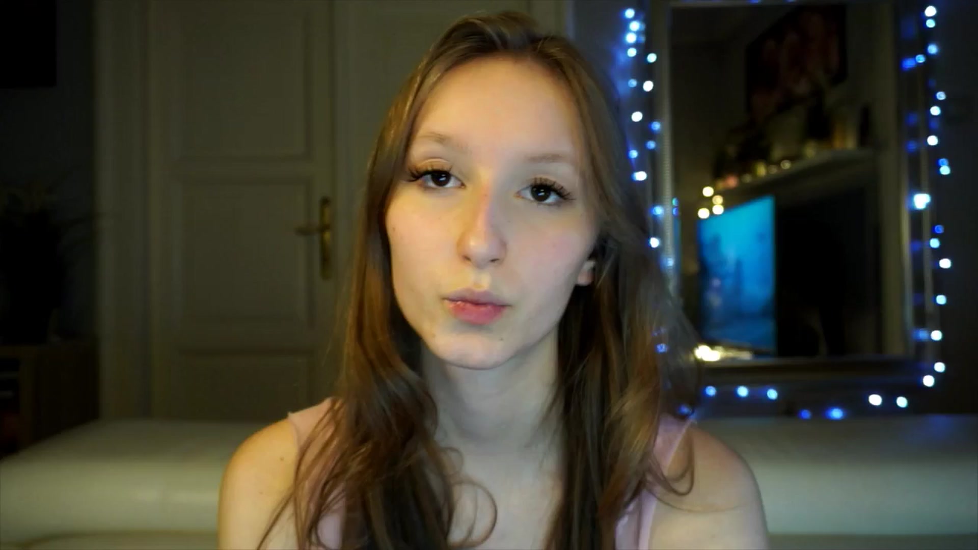 Gallery image thumbnail from Sw33t_g1rl's myfreecams stream on, 02/09/2026, 19:55 image 5 of 20