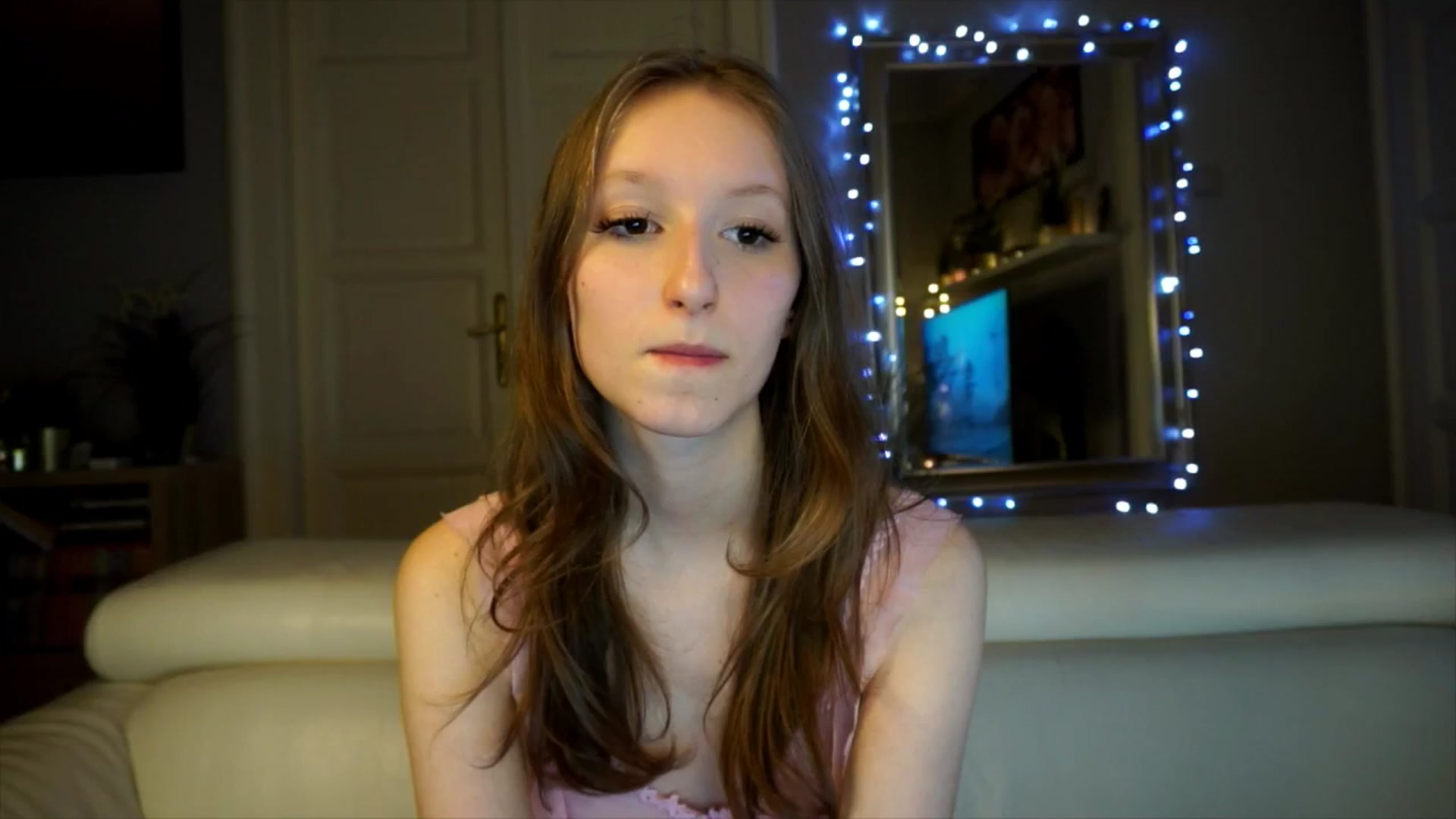 Gallery image thumbnail from Sw33t_g1rl's myfreecams stream on, 02/09/2026, 21:11 image 8 of 20
